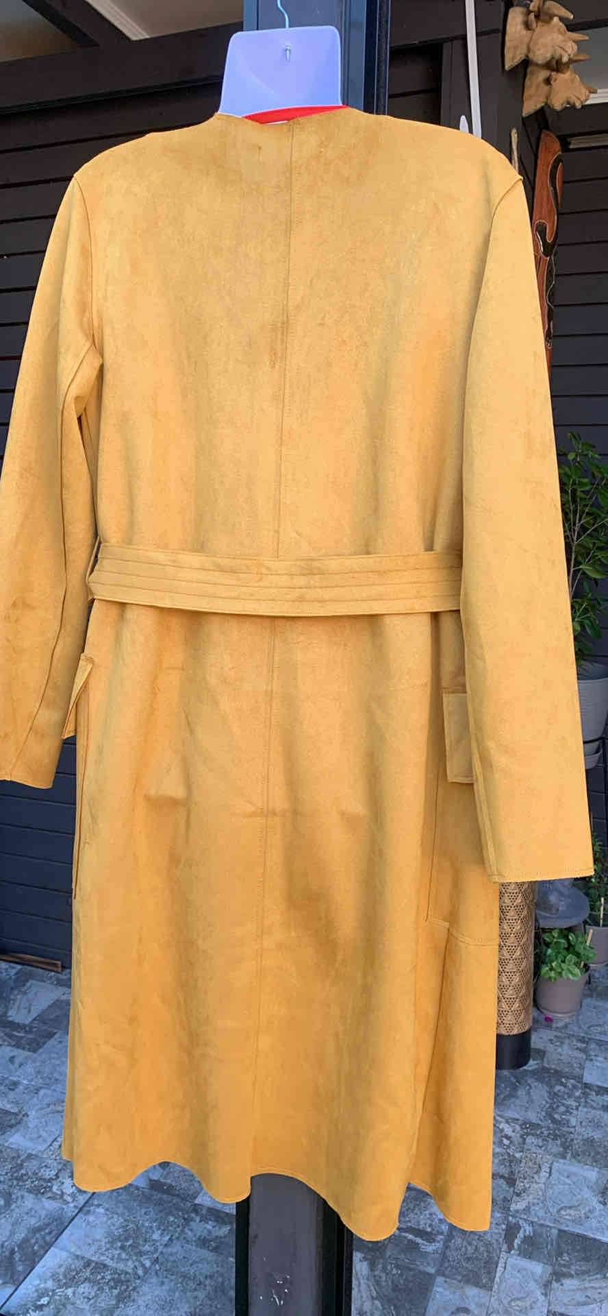 Abrigo Gamuza mostaza elegante  Nuevo Alaniz - miniatura 4