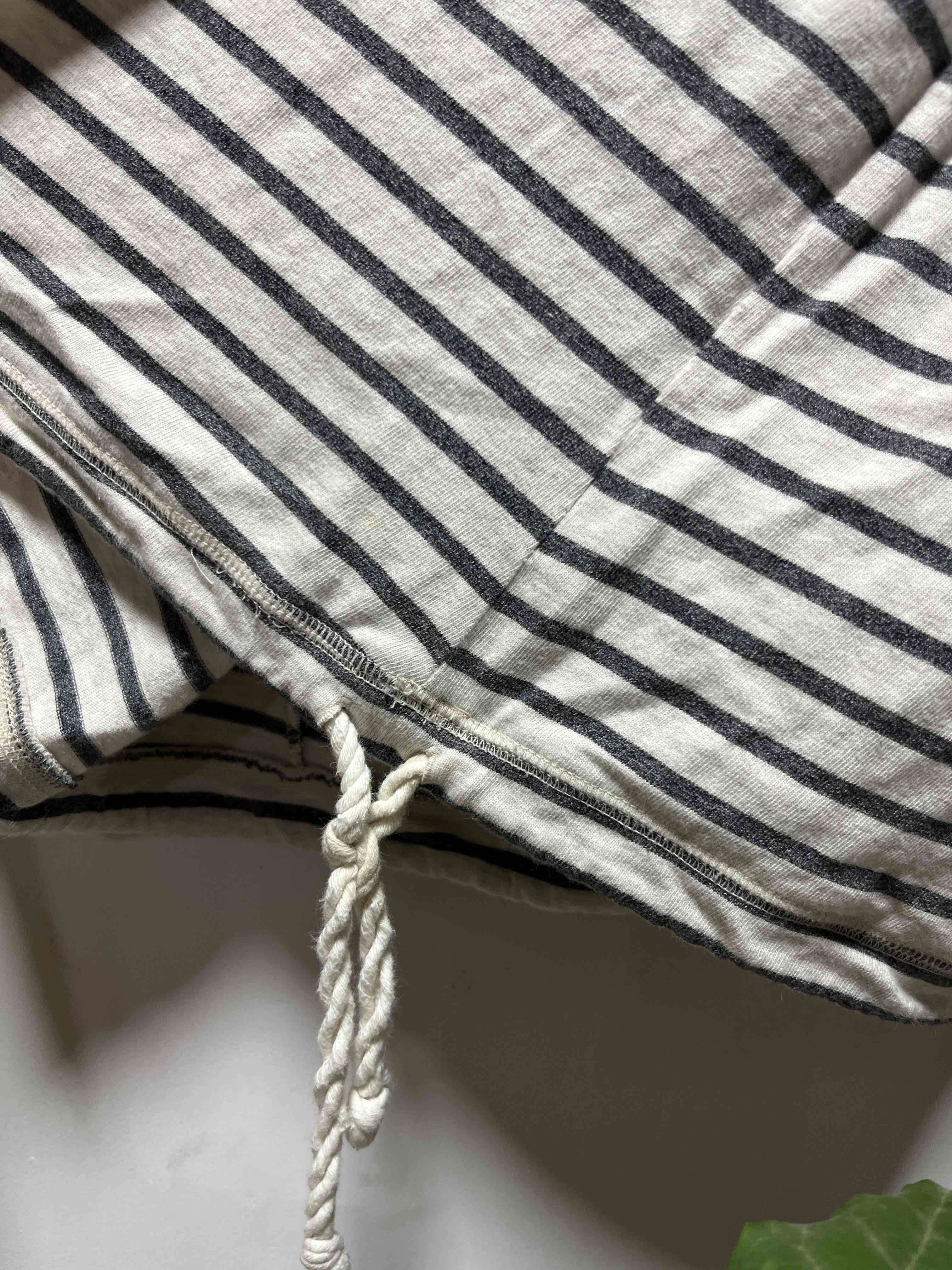 Polerón rayado blanco y negro - miniatura 3