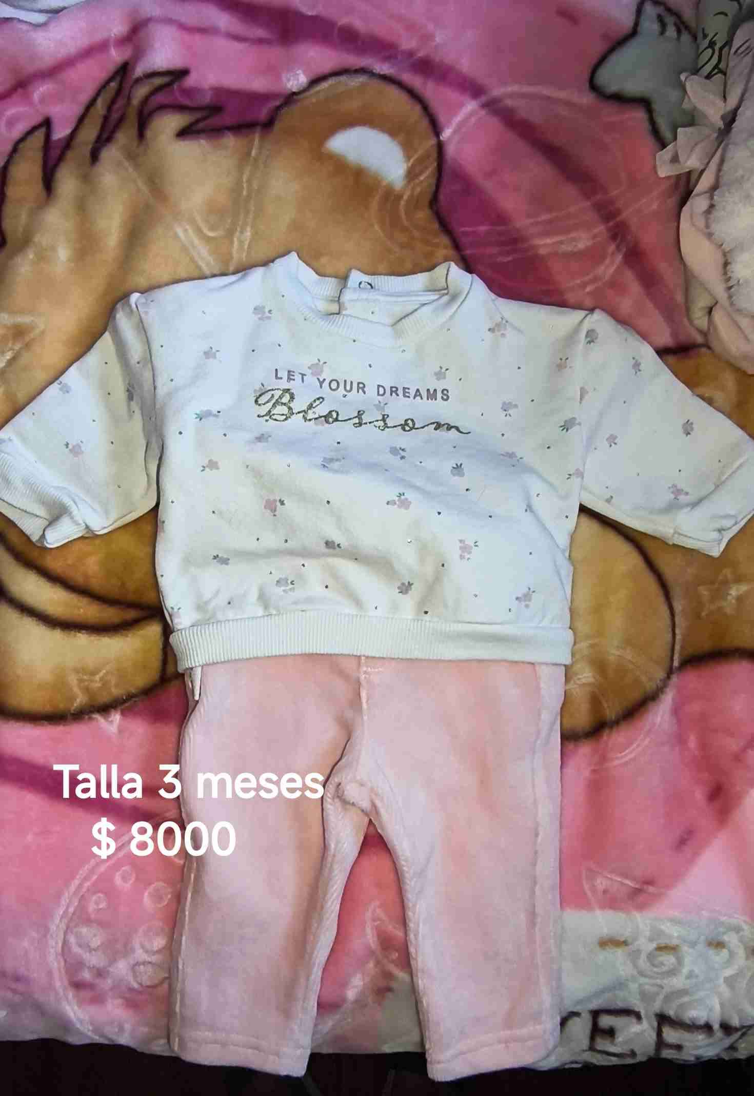 Conjunto de bebé rosa con diseño - miniatura 2