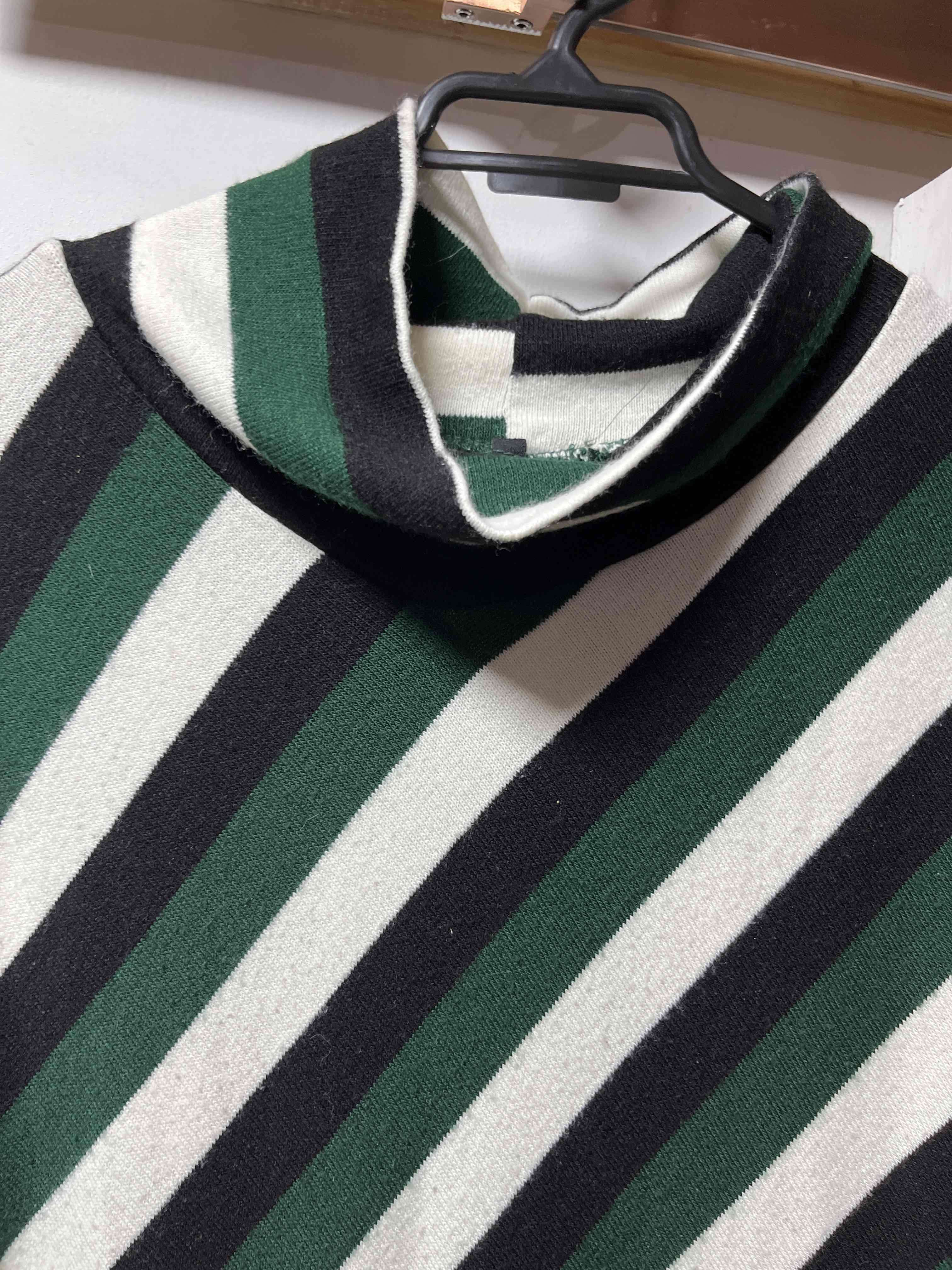 Vestido a rayas negro y verde - miniatura 2