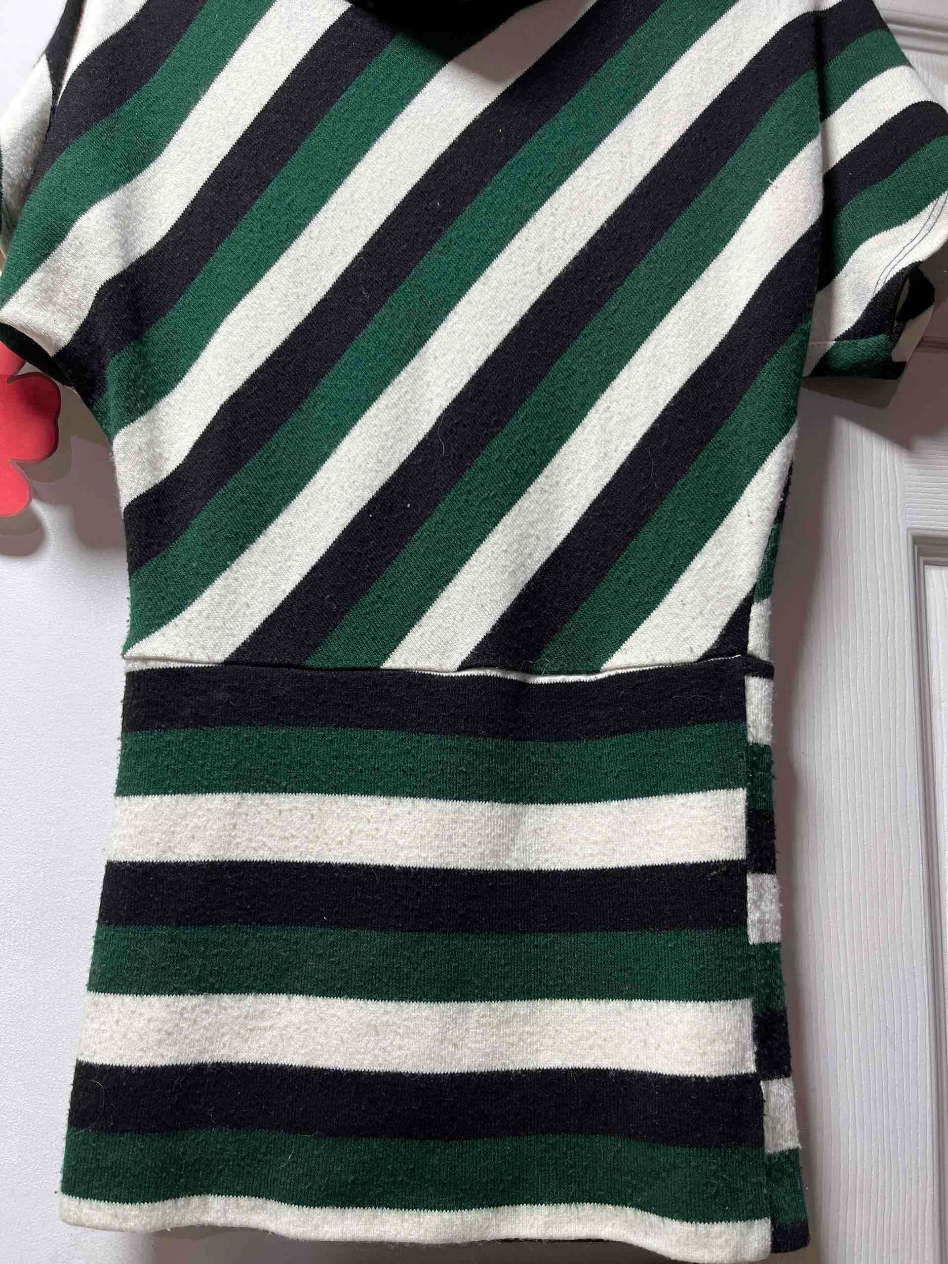 Vestido a rayas negro y verde - miniatura 3