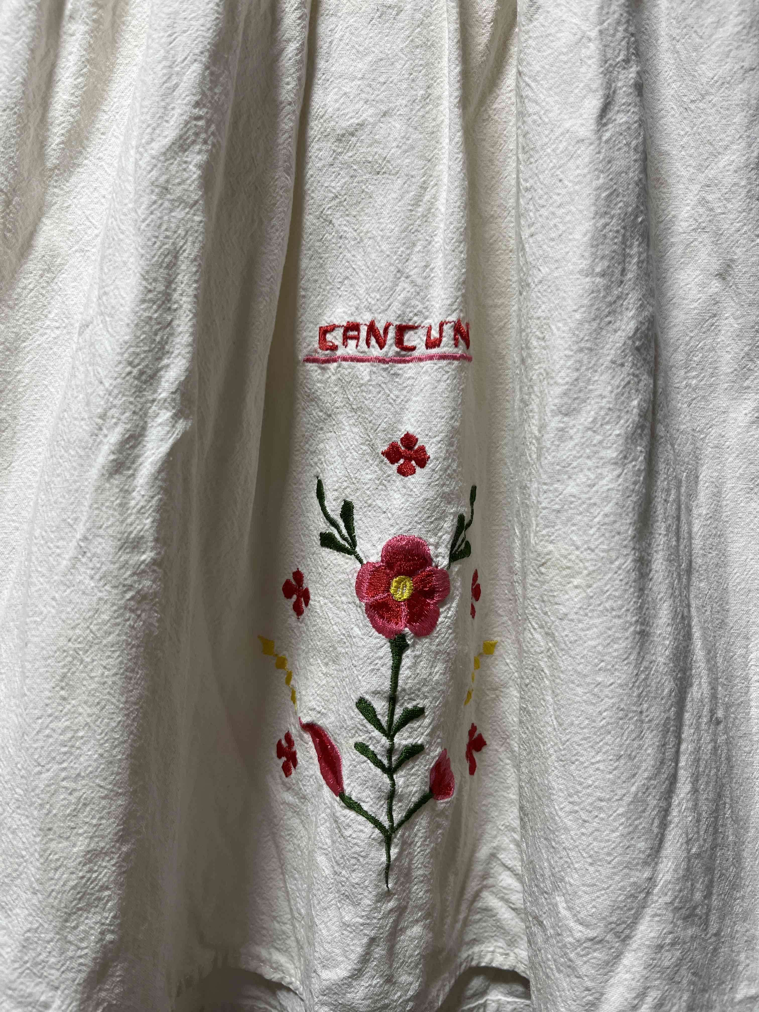 Vestido bordado floral blanco - miniatura 3