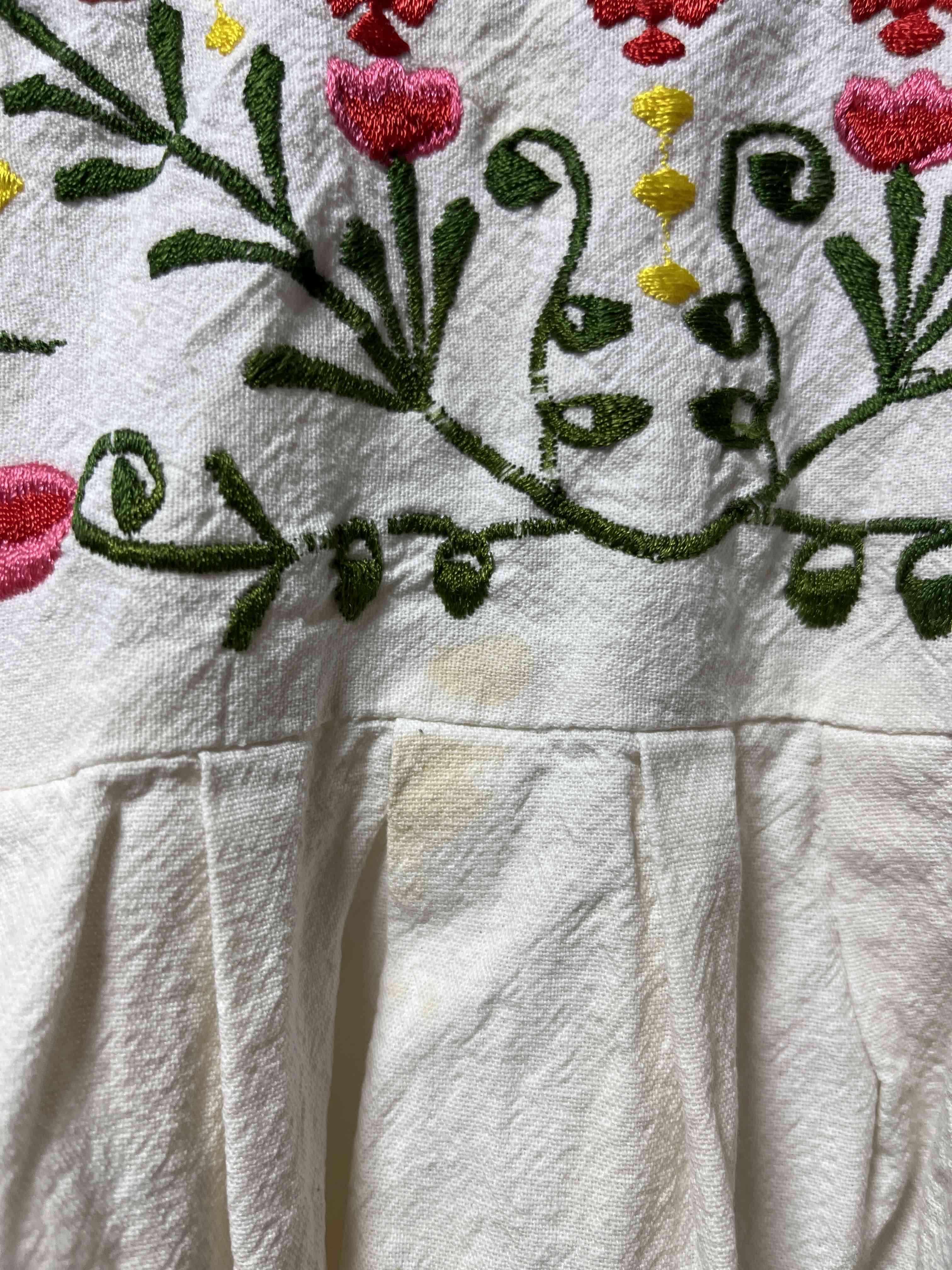 Vestido bordado floral blanco - miniatura 4