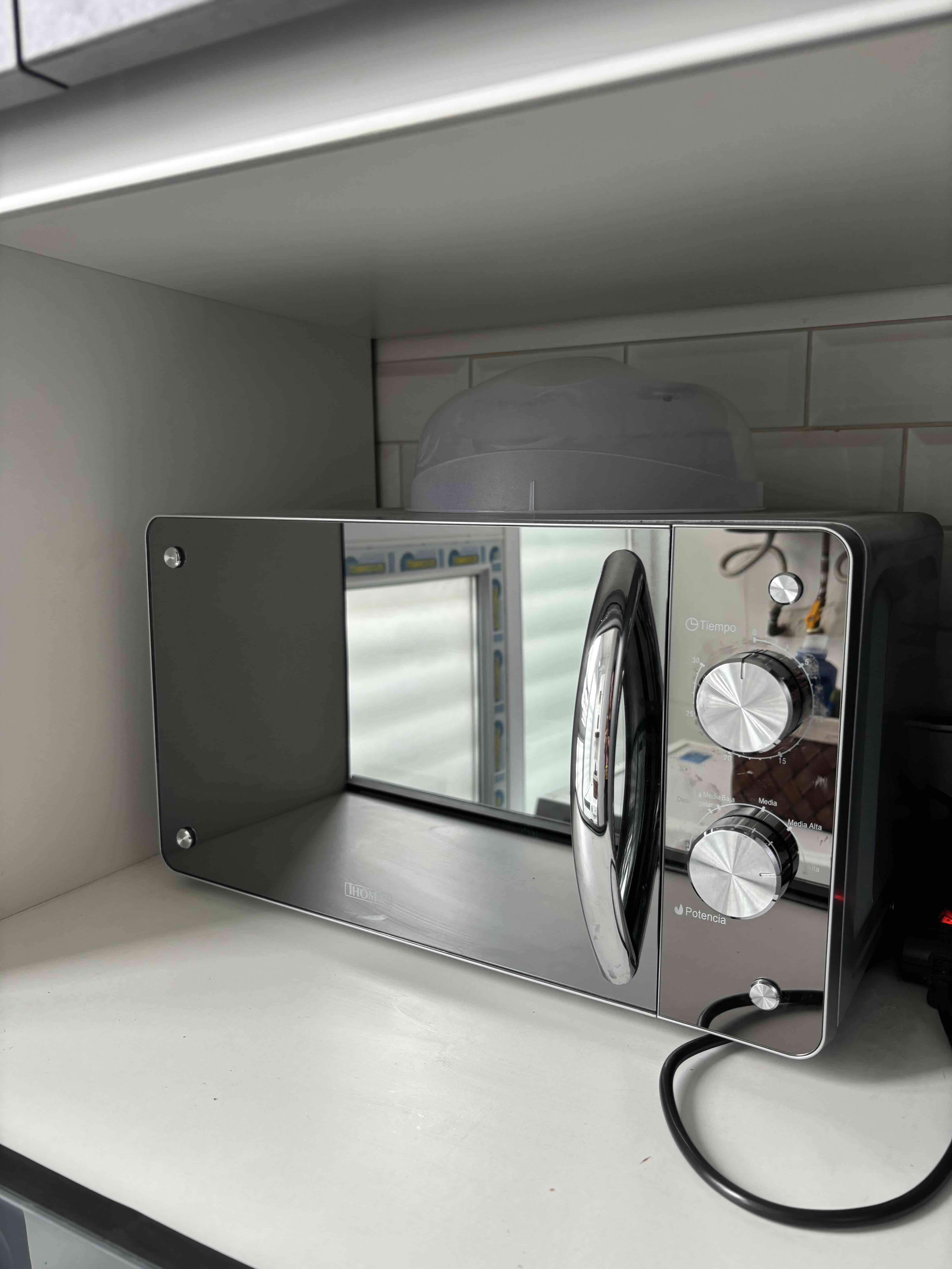 Horno microondas negro brillante