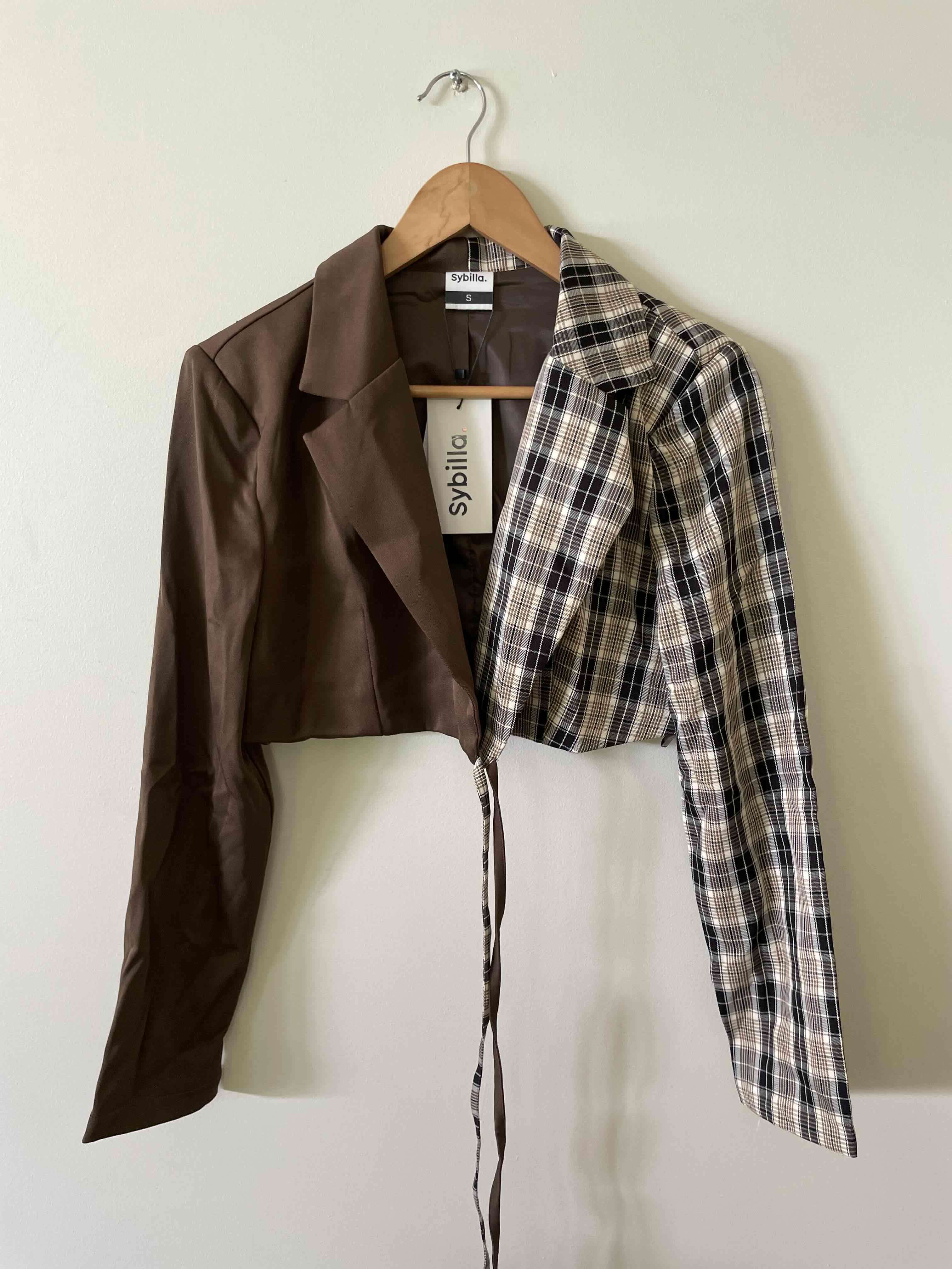 Blazer corto bicolor Sybilla