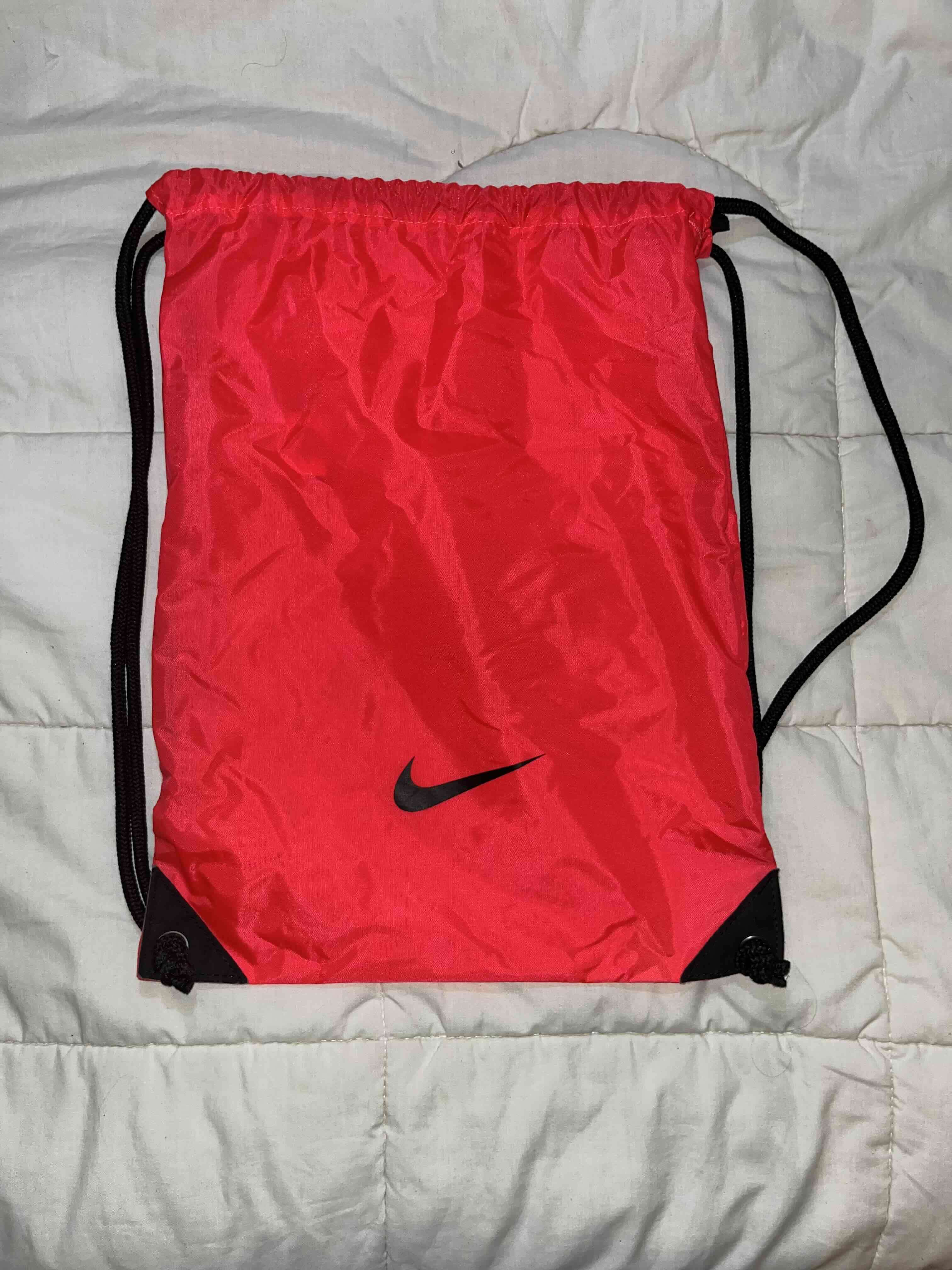 Mochila deportiva roja Nike - miniatura 1