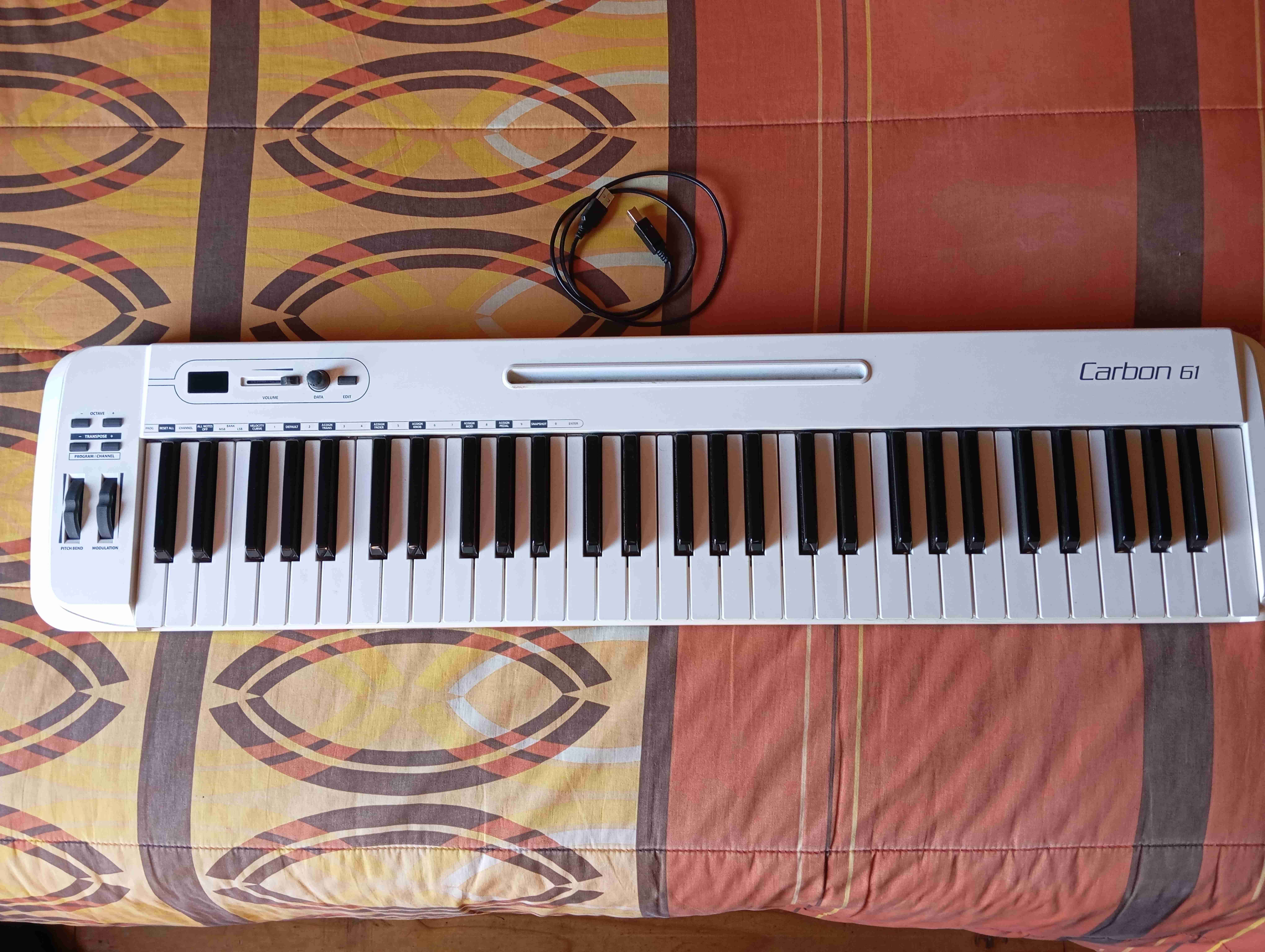 MIDI Samson Carbon 61 - miniatura 1