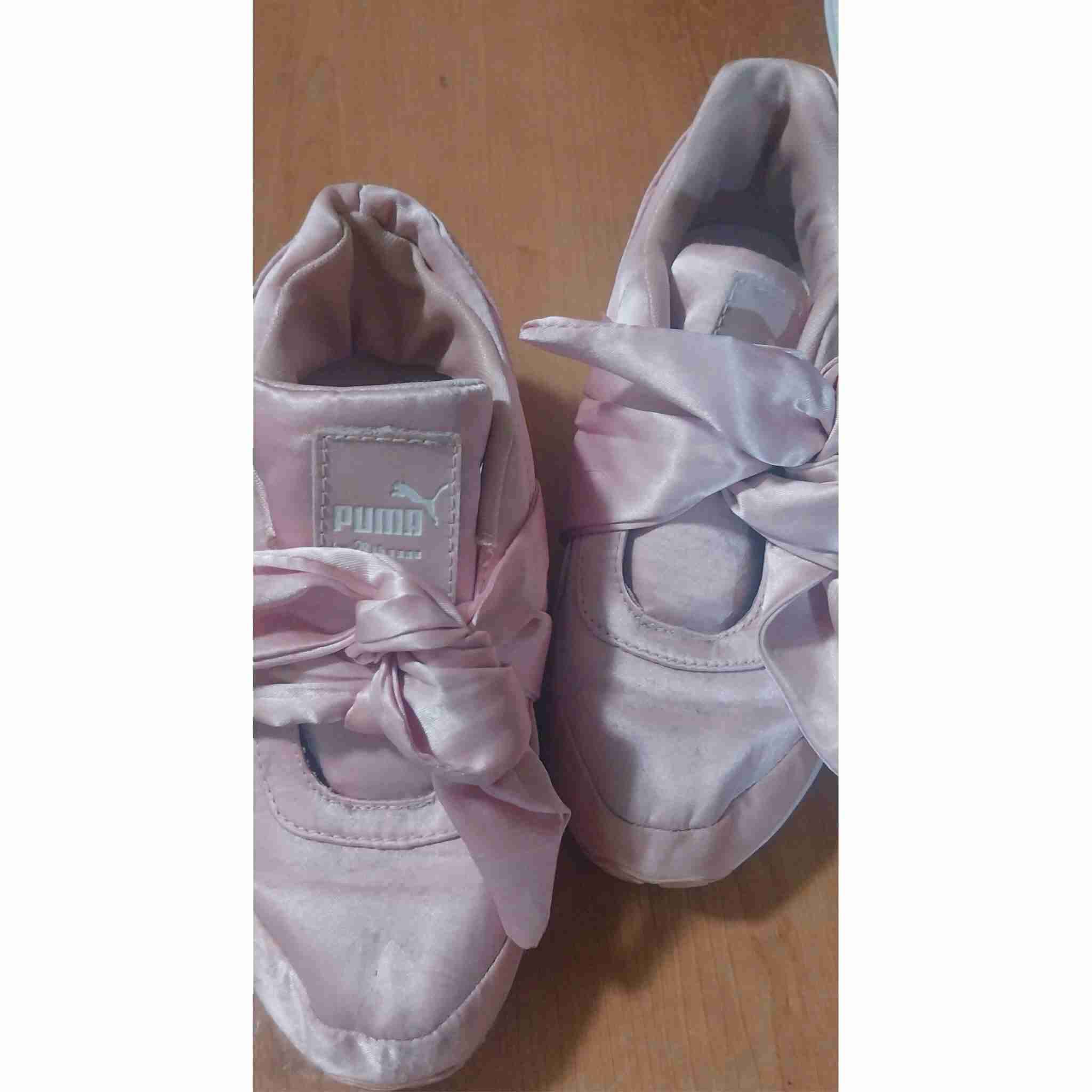 Zapatillas rosa con lazo Puma Heart