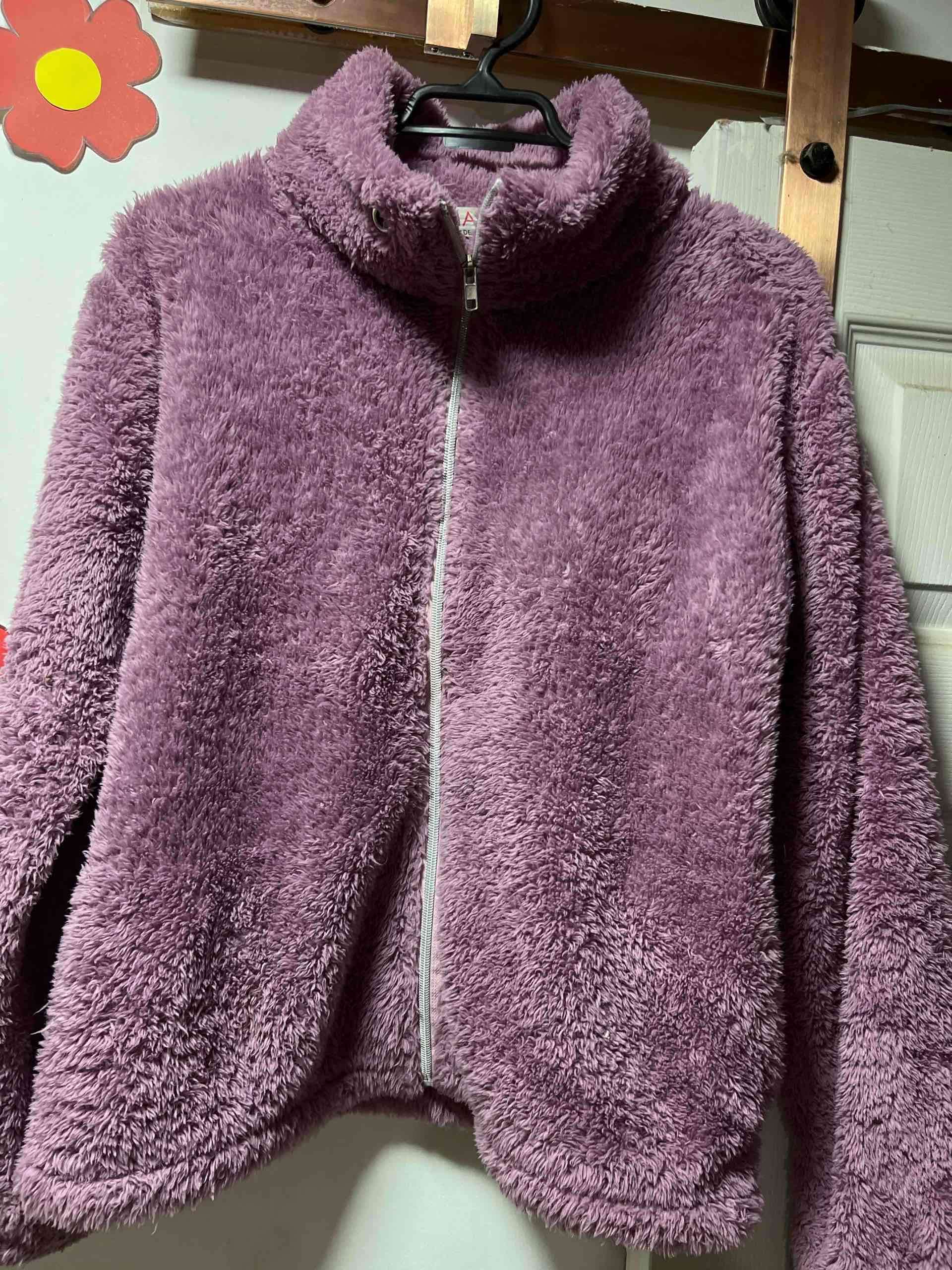 Chaqueta peluda morada - miniatura 1