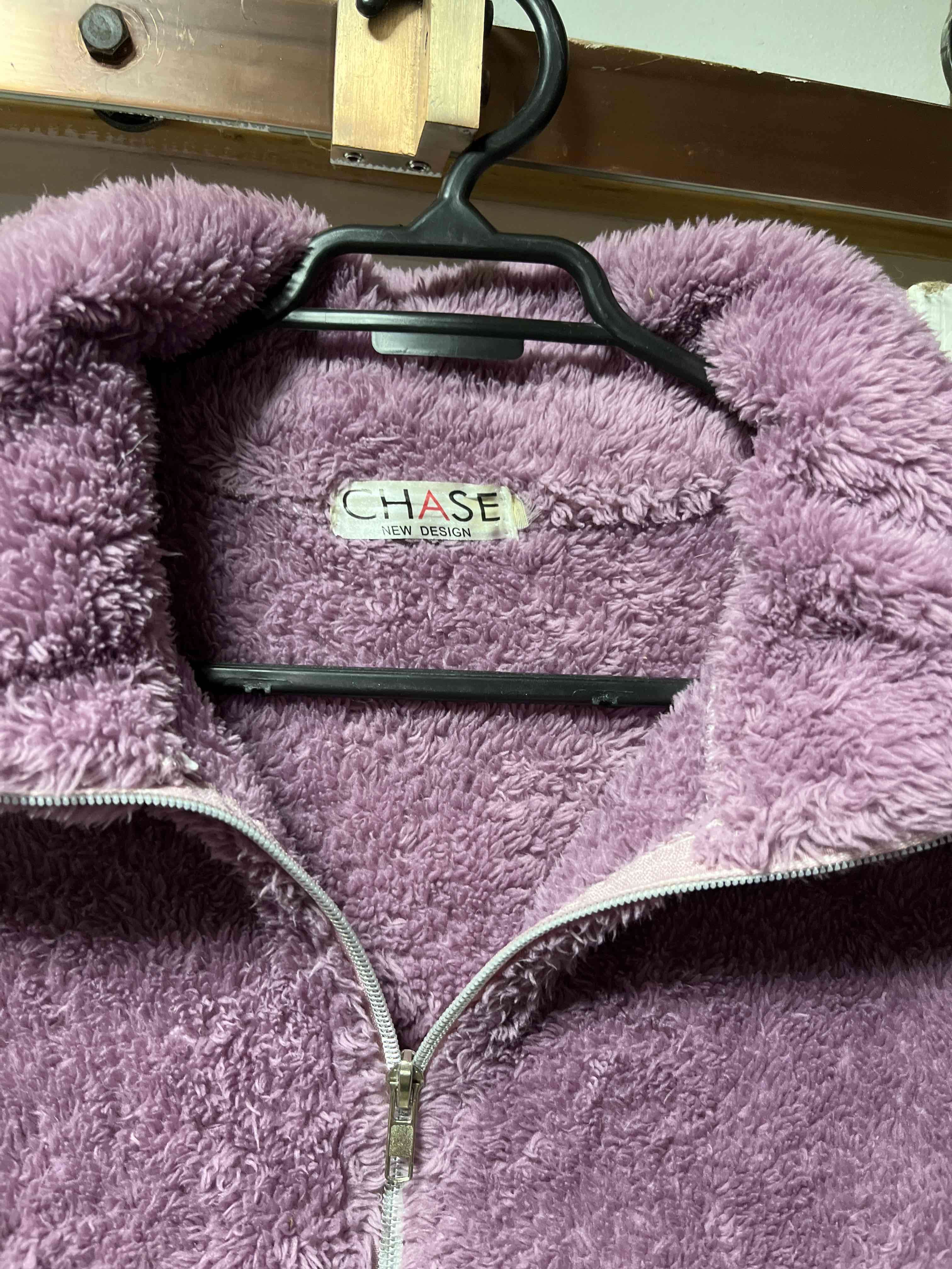 Chaqueta peluda morada - miniatura 2