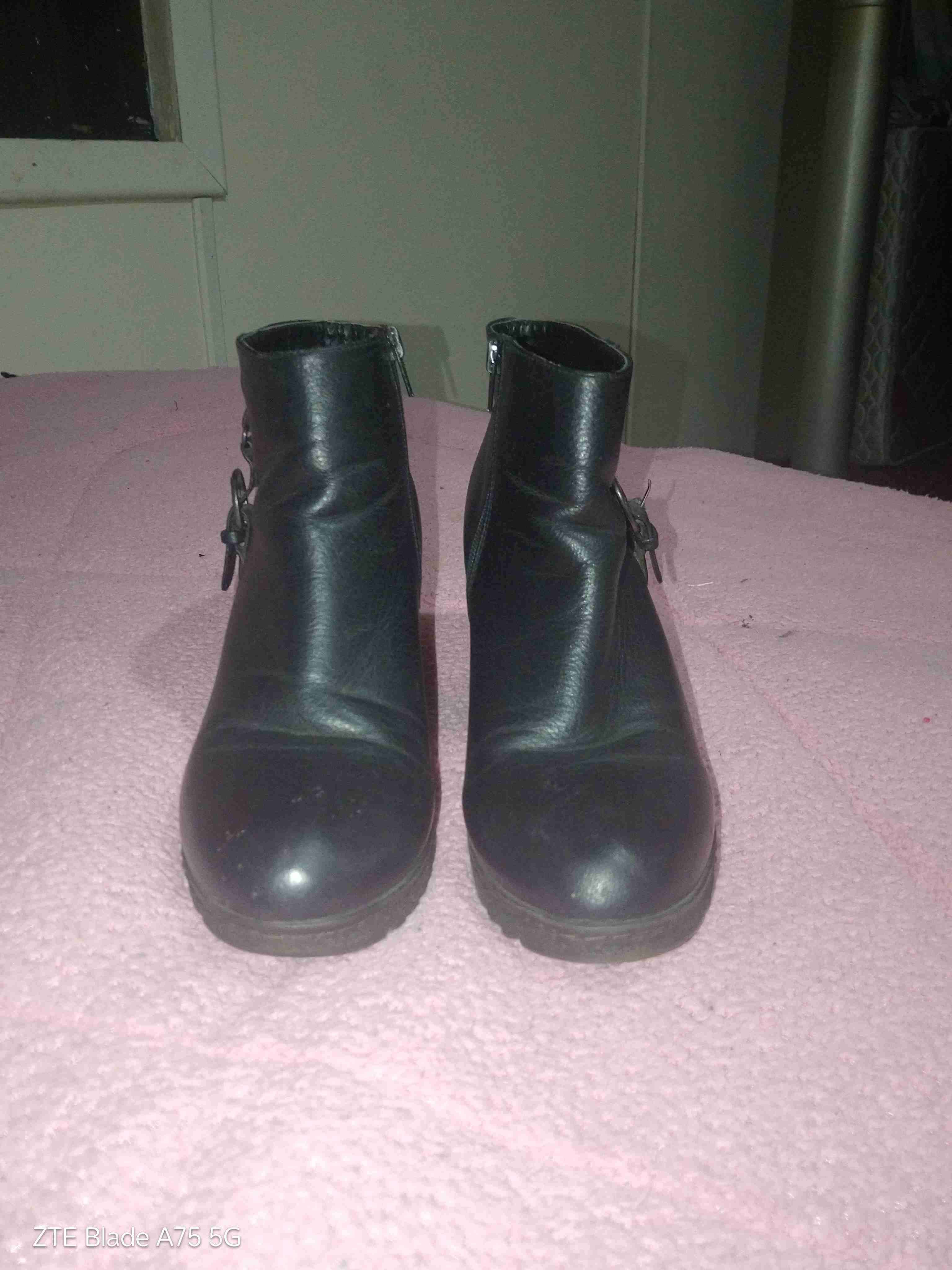 Botines negros con tacón - miniatura 2