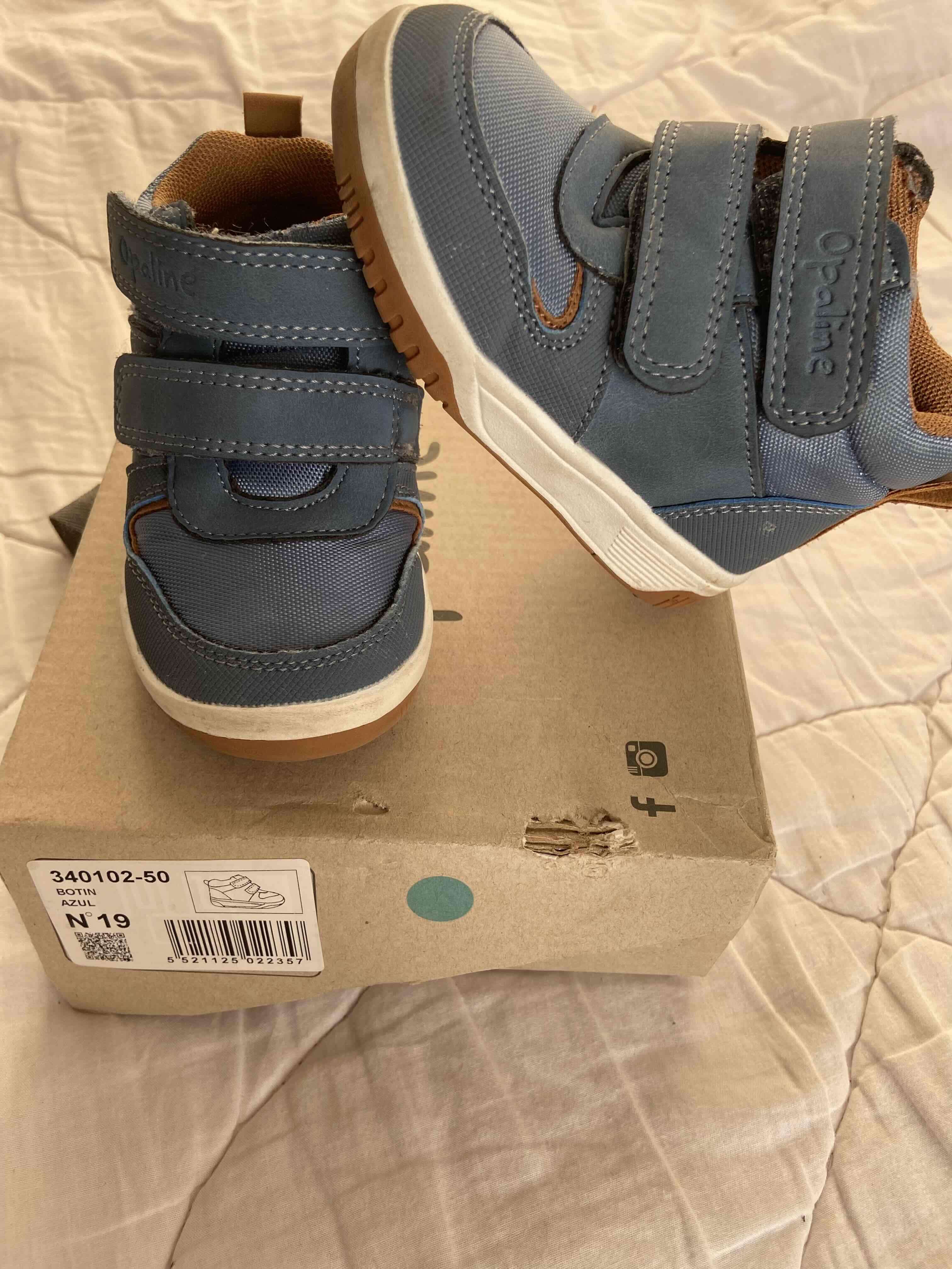 Botines azul talla 19 para niños