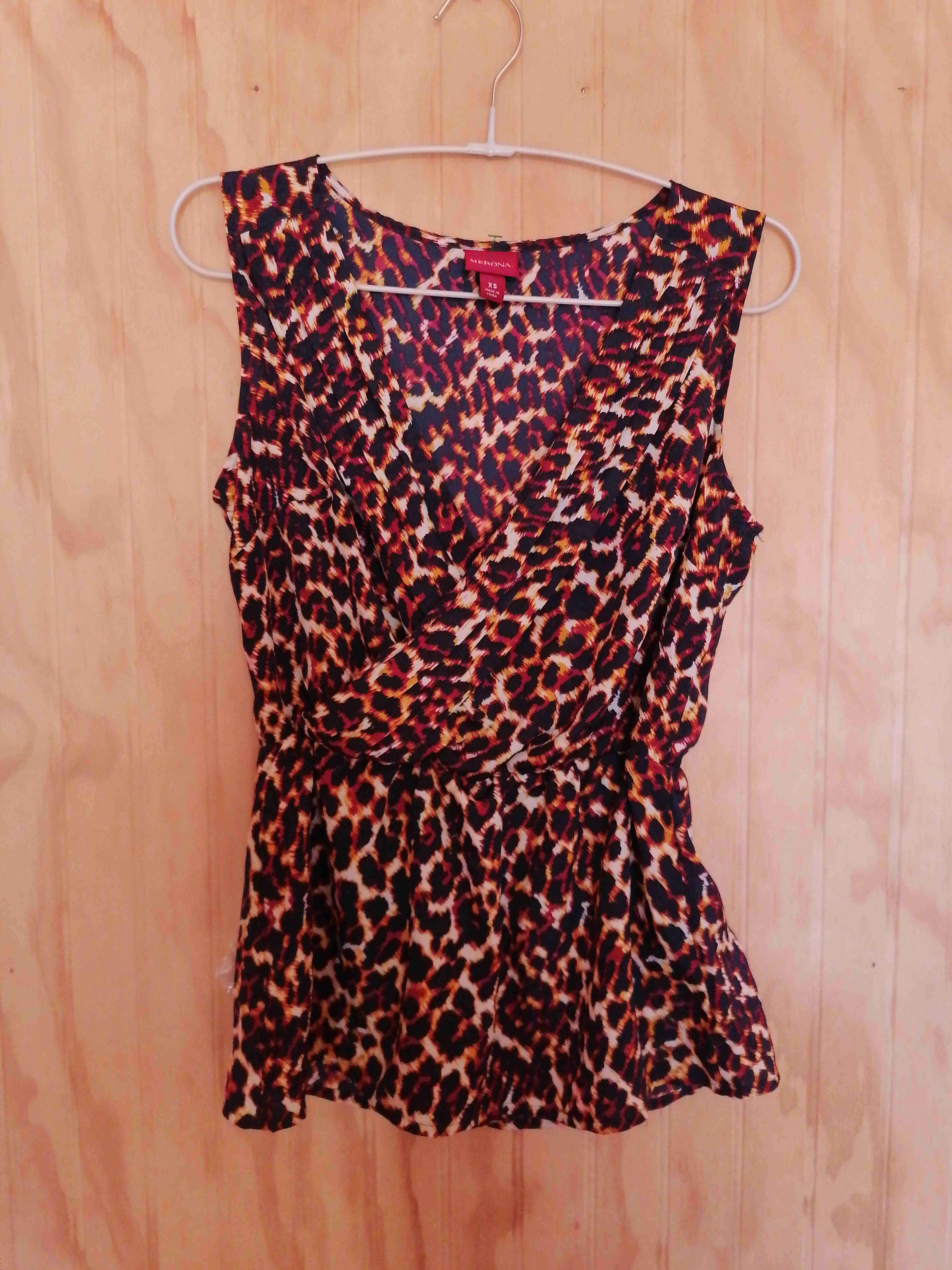 Blusa sin mangas estampado leopardo - miniatura 1