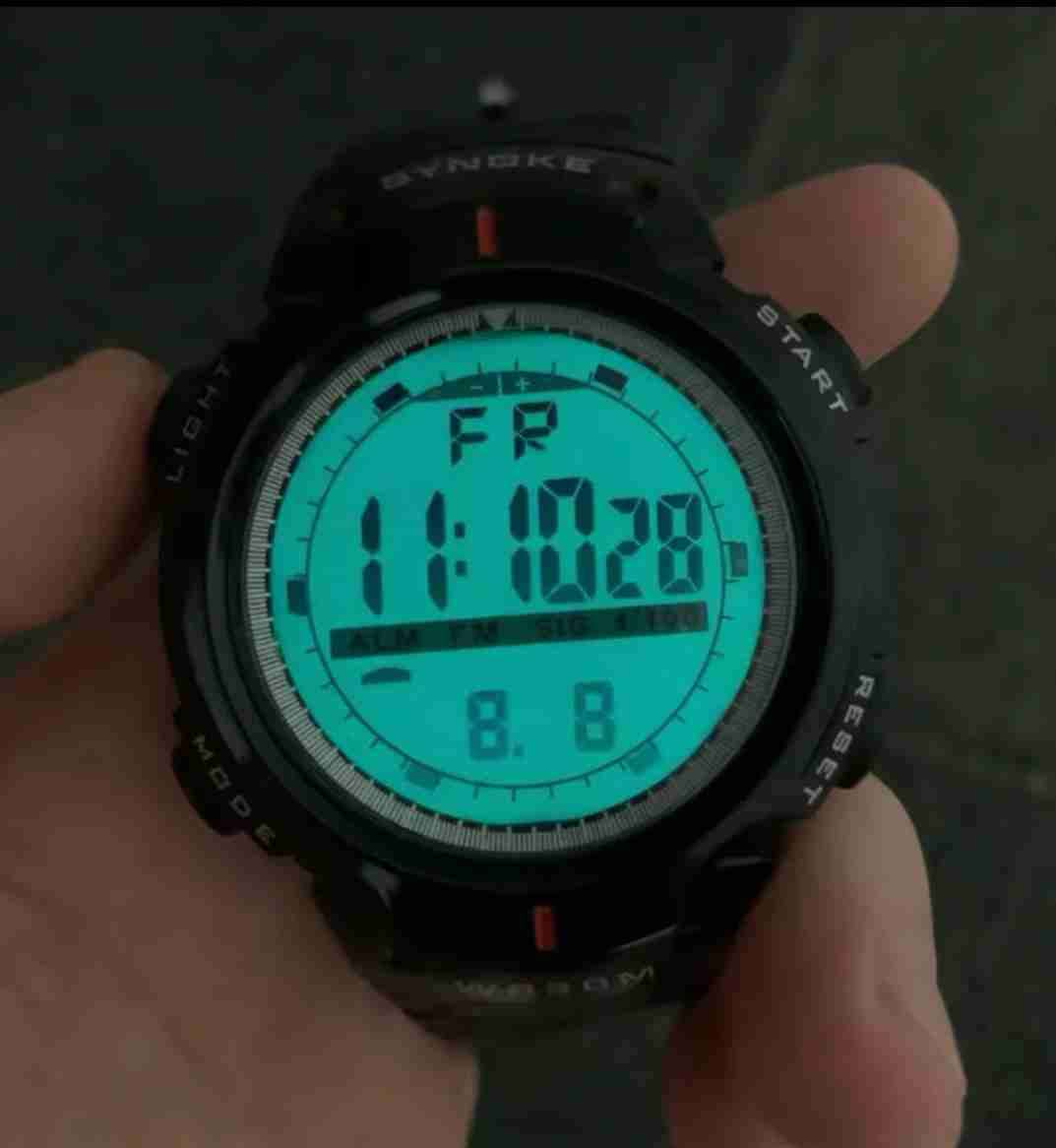 Reloj digital negro resistente al agua - miniatura 3