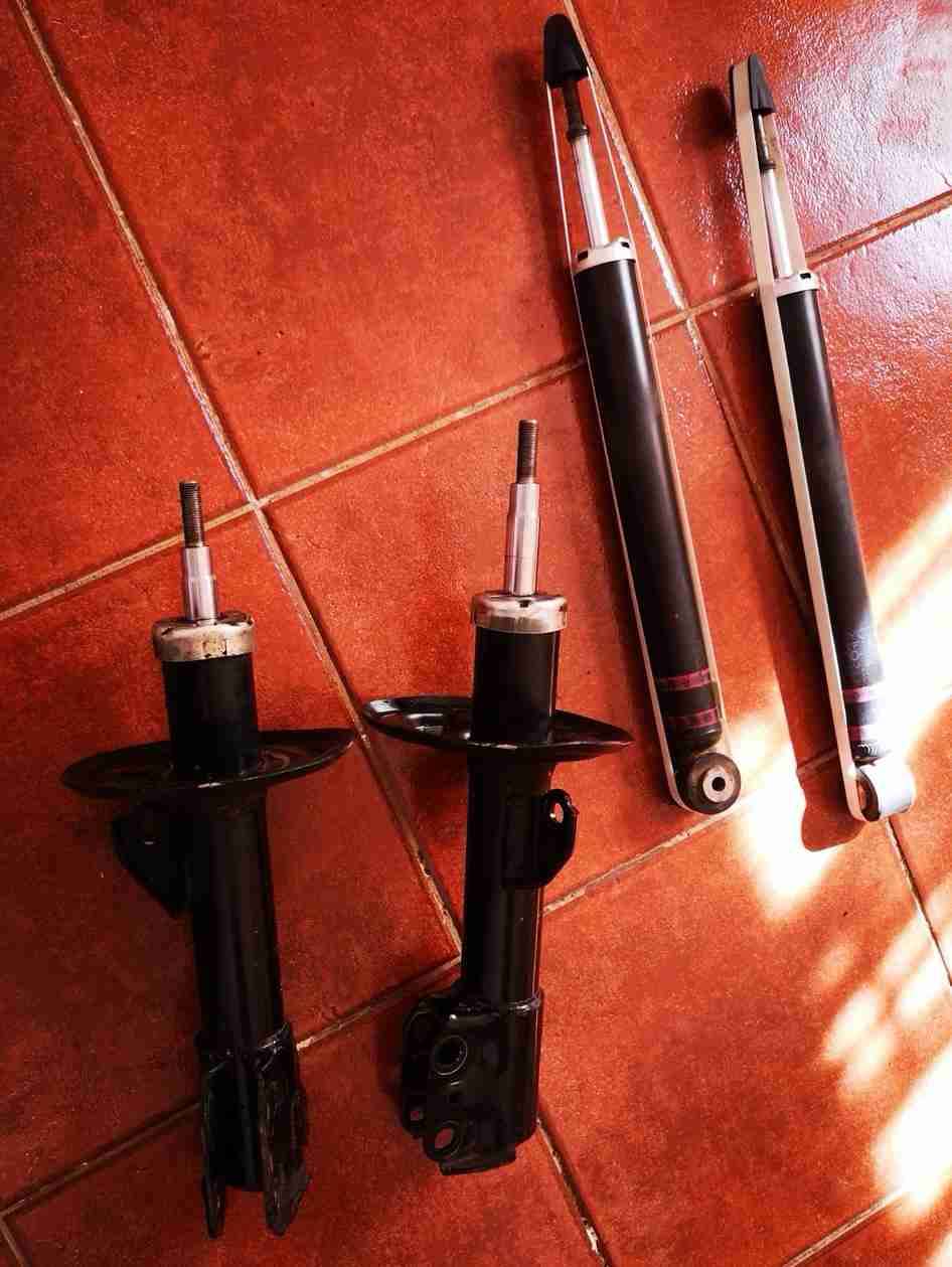 Amortiguadores para auto TOYOTA YARIS 2006 - 2014