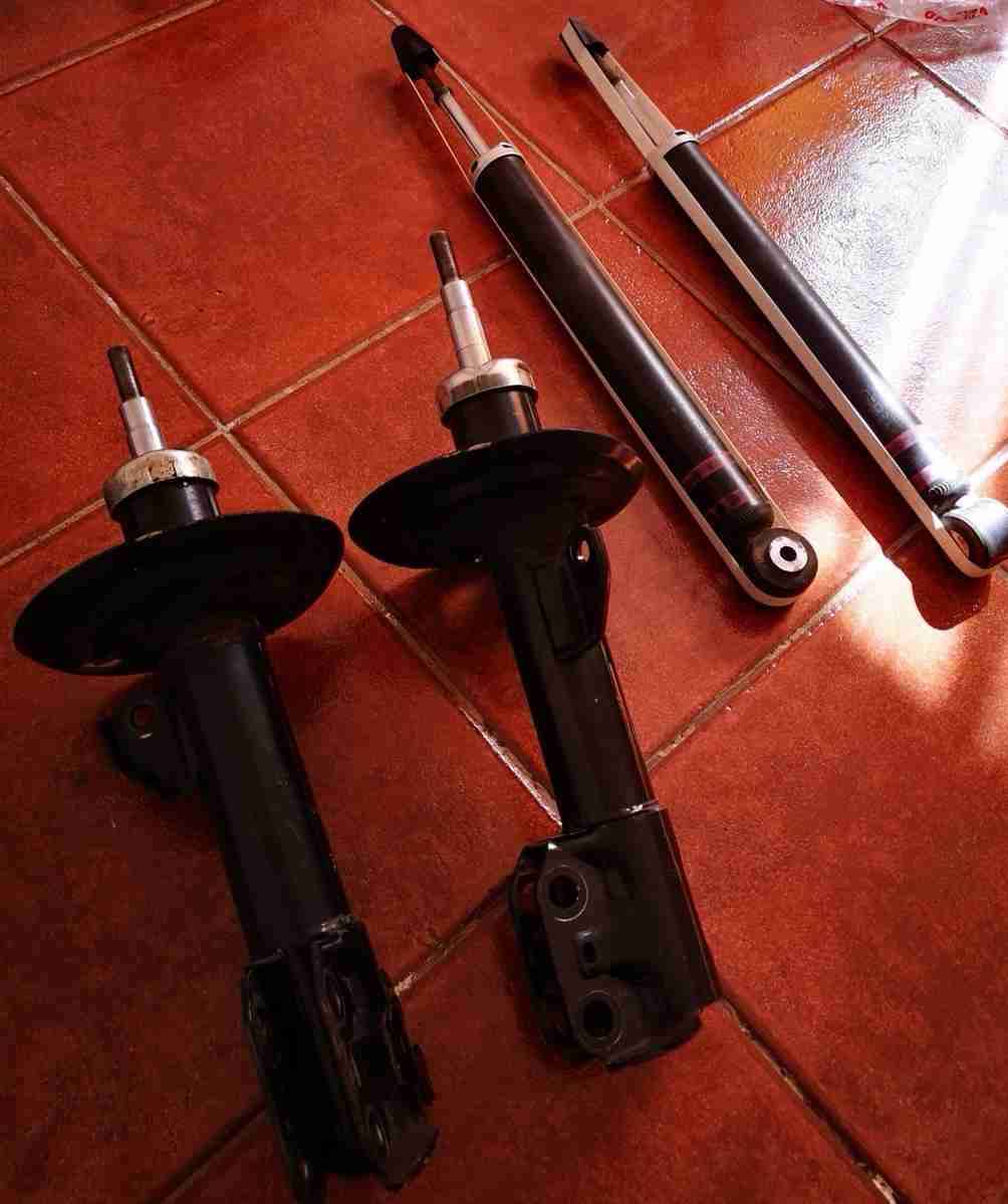 Amortiguadores para auto TOYOTA YARIS 2006 - 2014 - miniatura 2