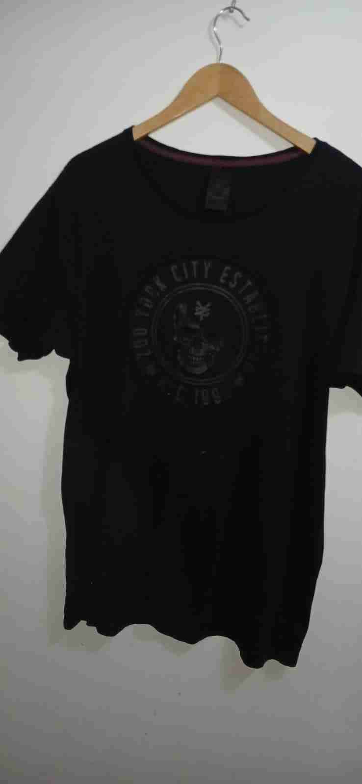 Polera negra Zoo York.. Talla XL..Usada.. Consulte - miniatura 1