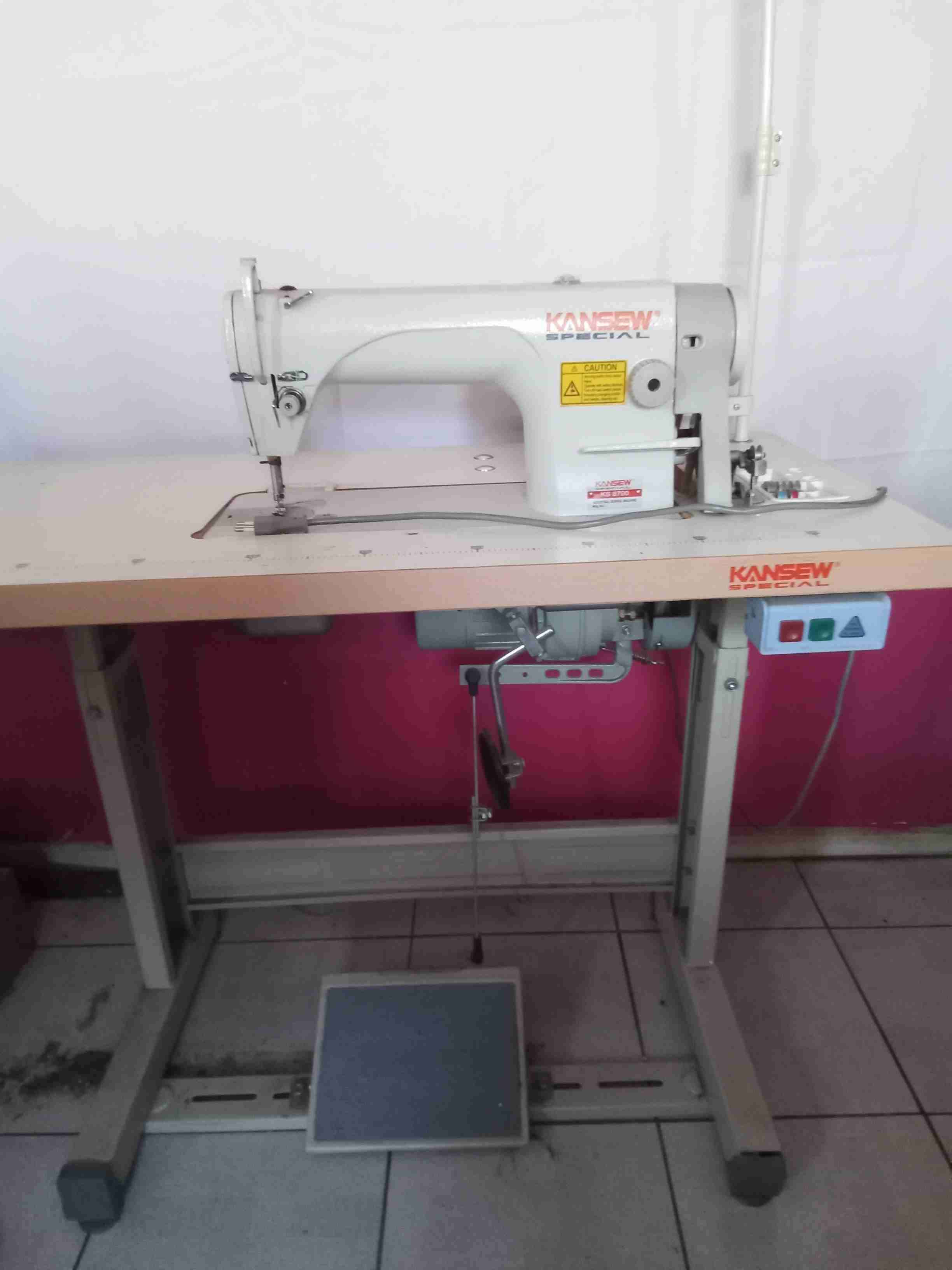 Máquina de coser industrial Kansew - miniatura 1