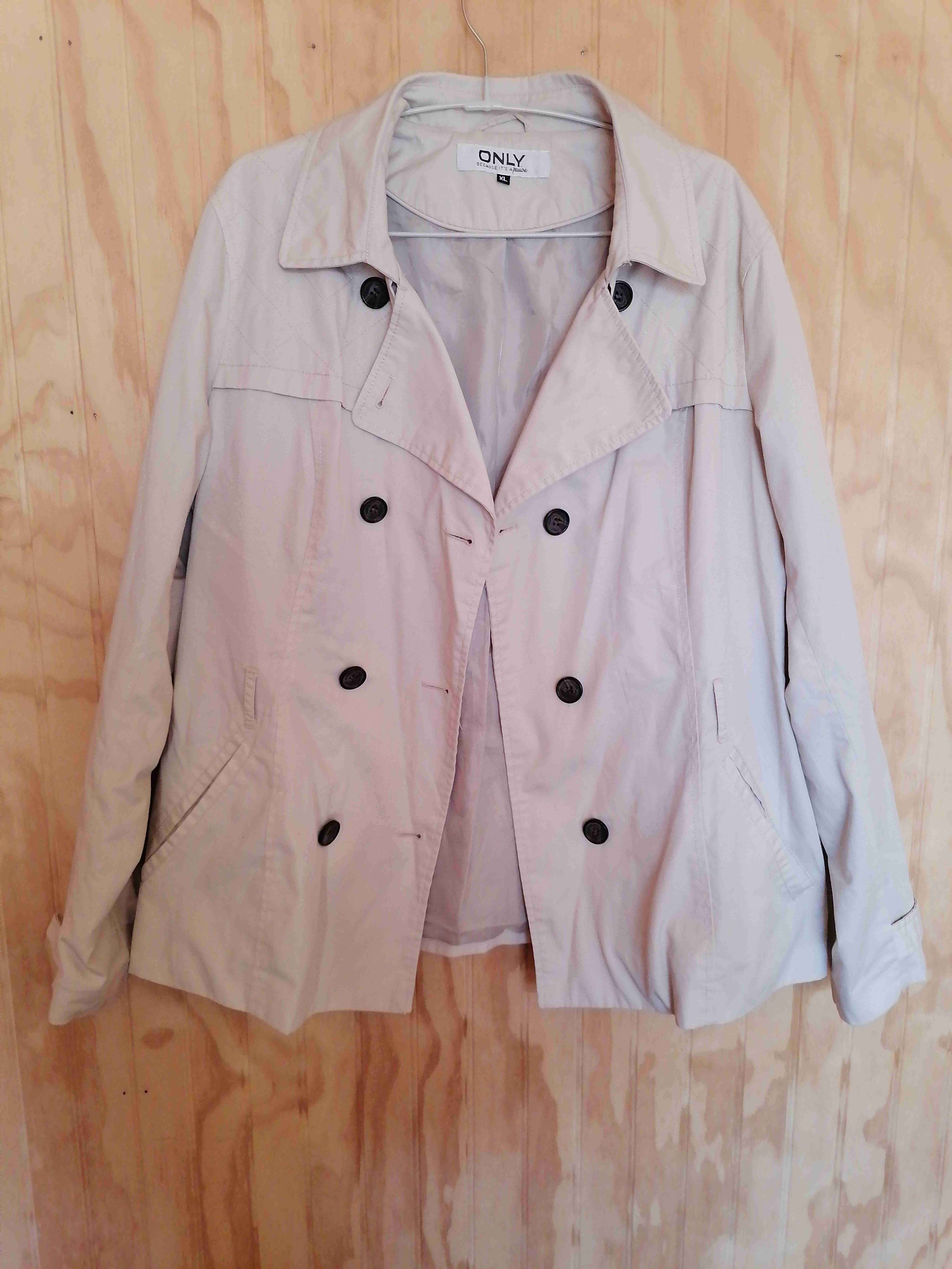 Trench beige marca Only talla XL - miniatura 2