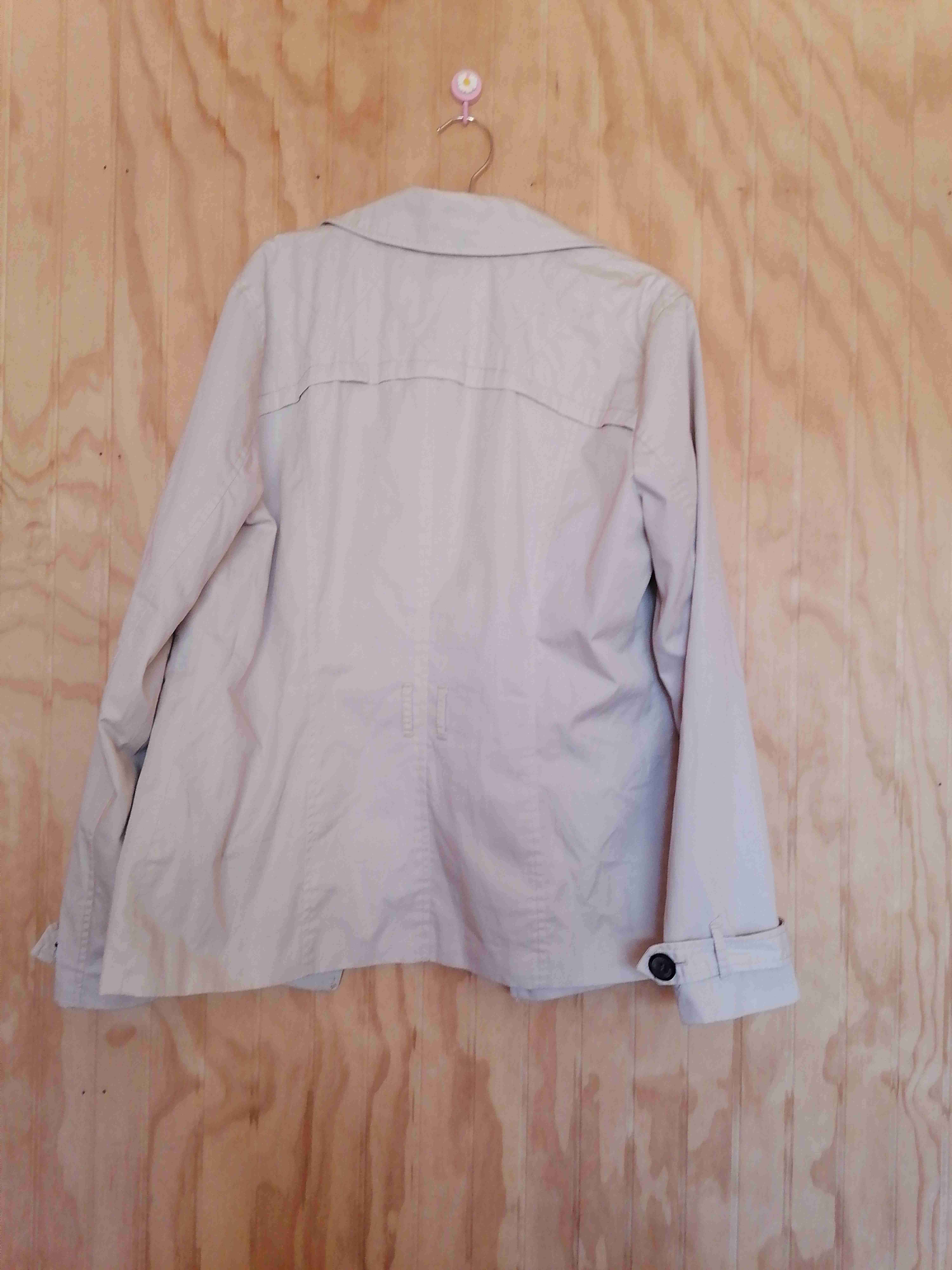 Trench beige marca Only talla XL - miniatura 3