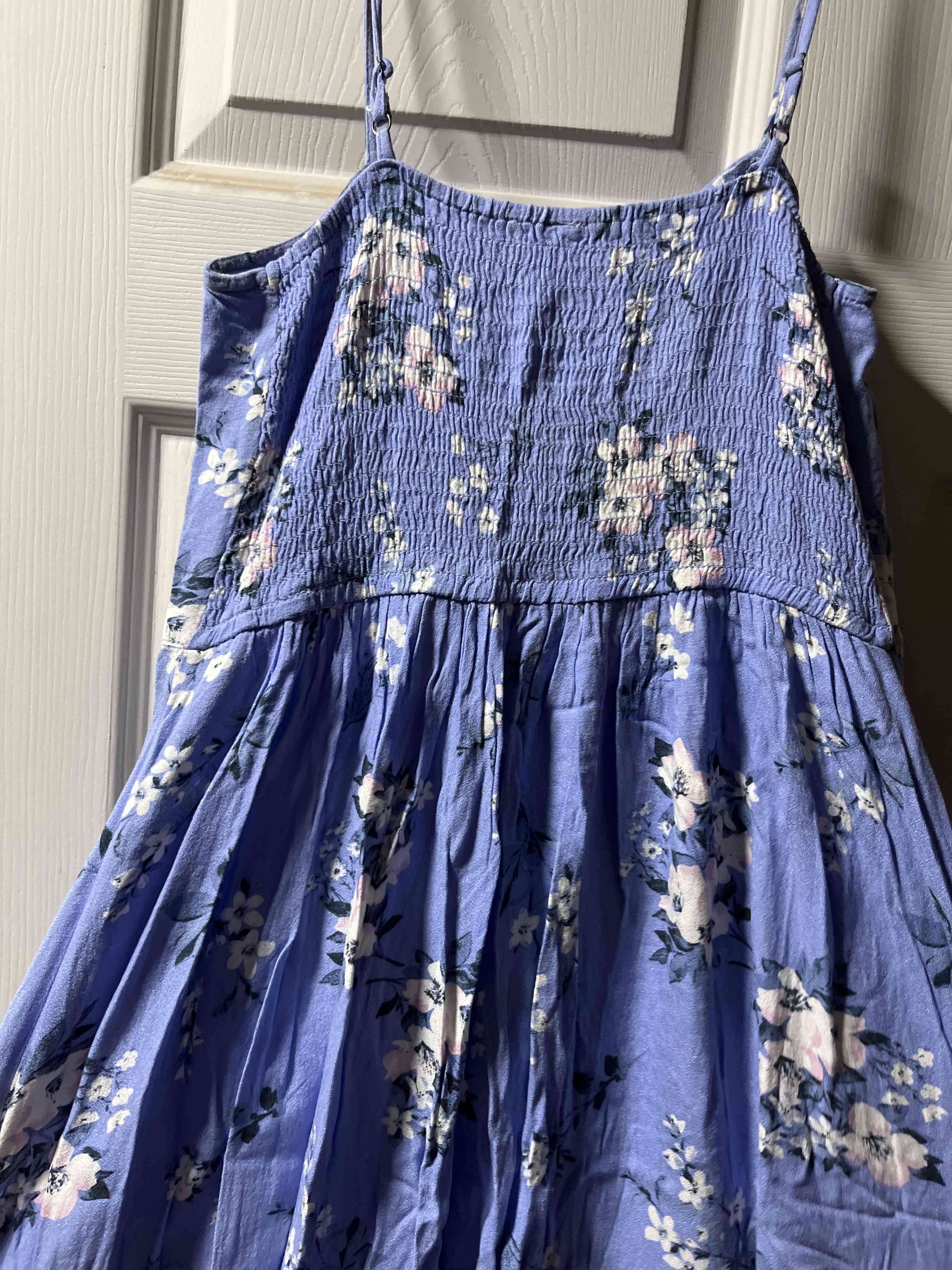 Vestido floreado azul de tirantes - miniatura 4