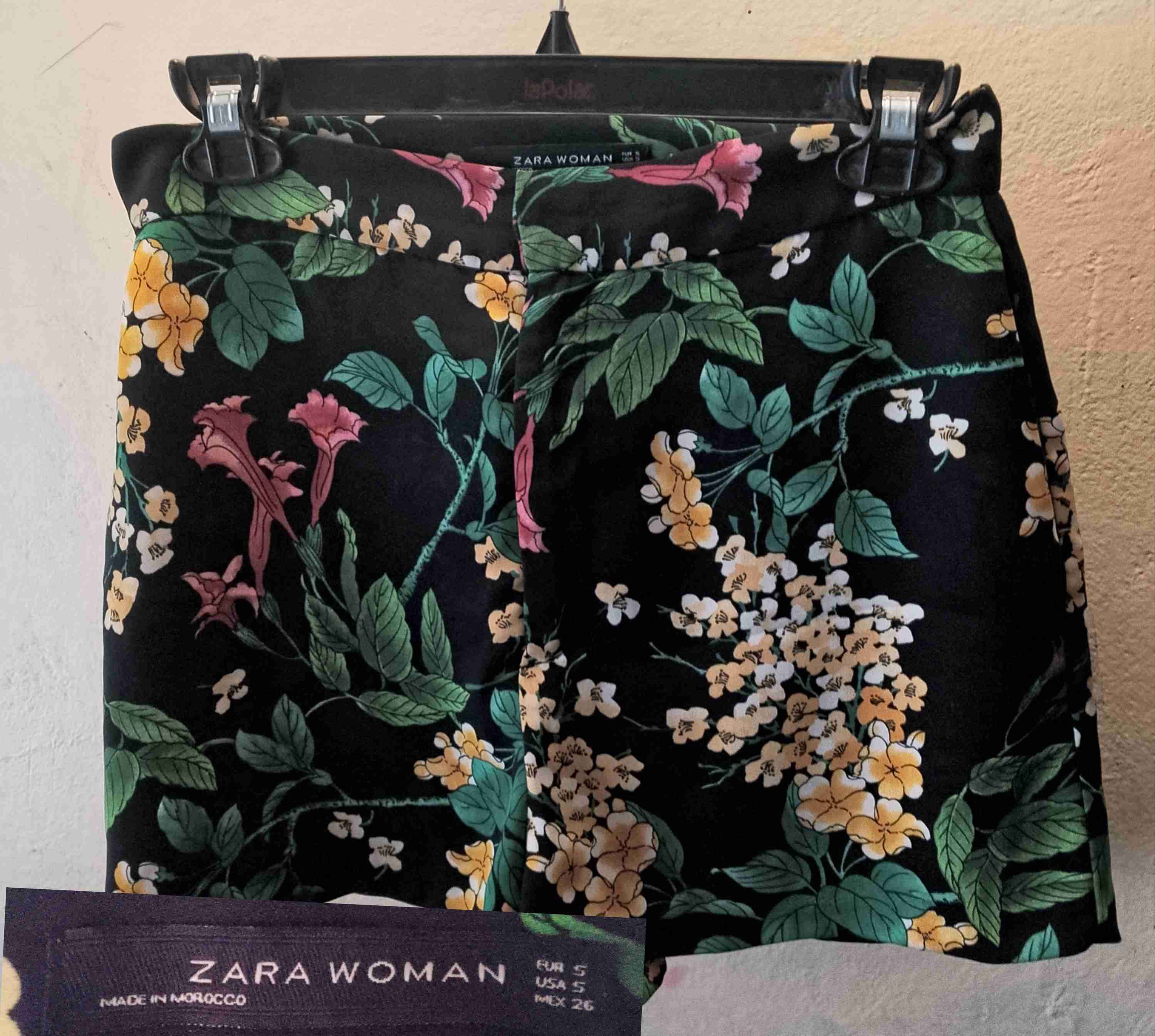 Shorts florales Zara Woman