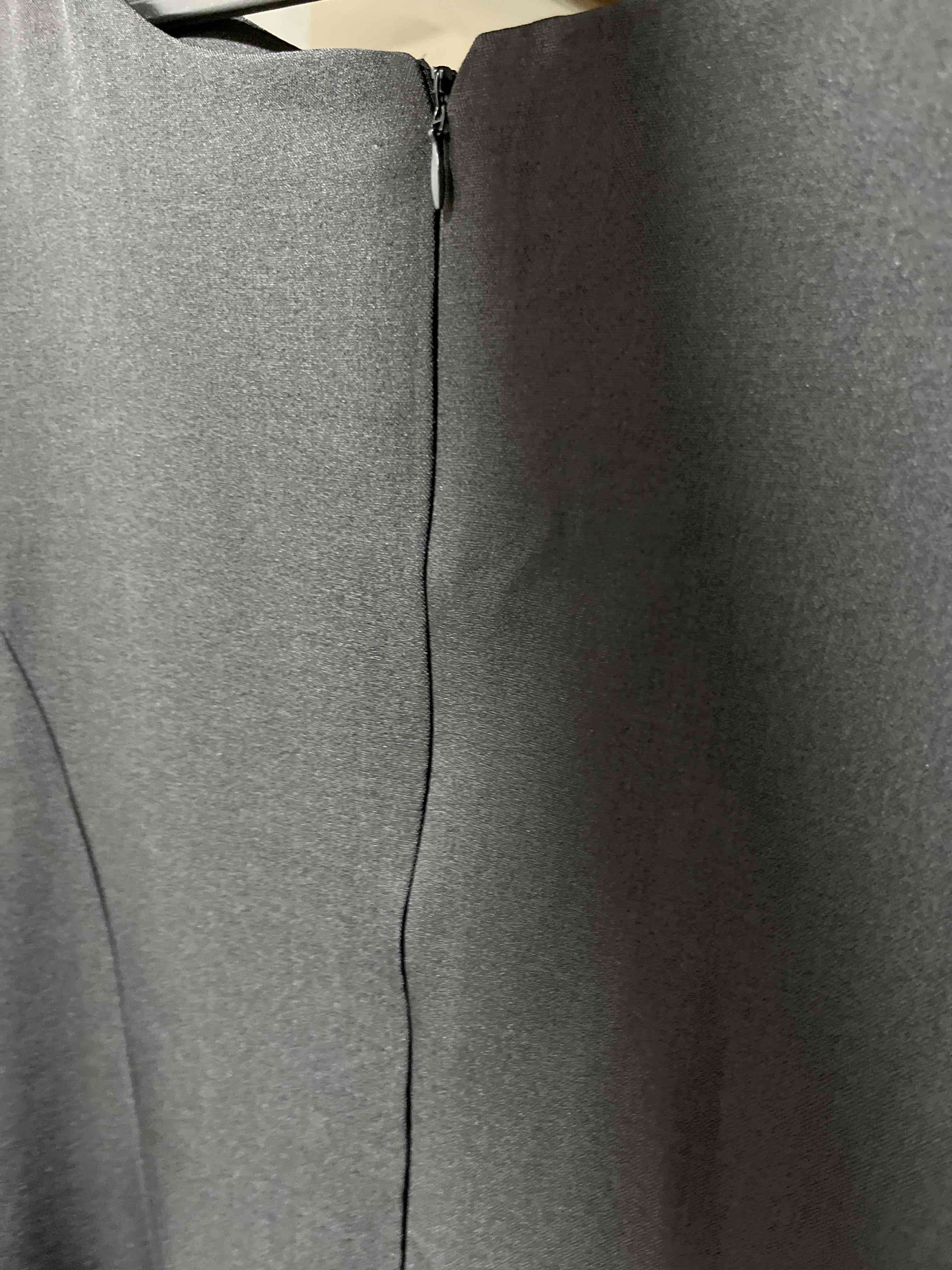 Vestido negro elegante - miniatura 3