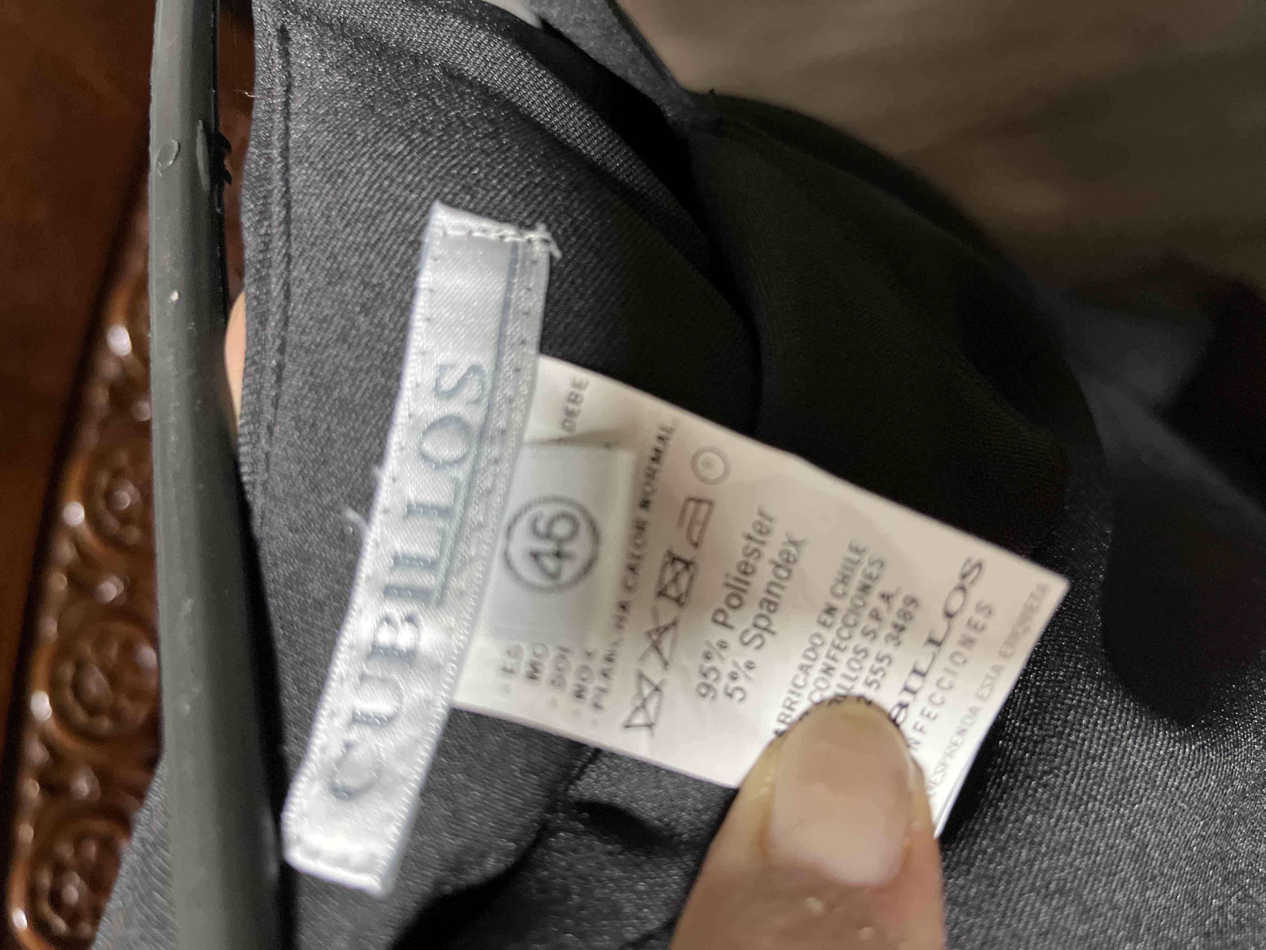 Vestido negro elegante - miniatura 4