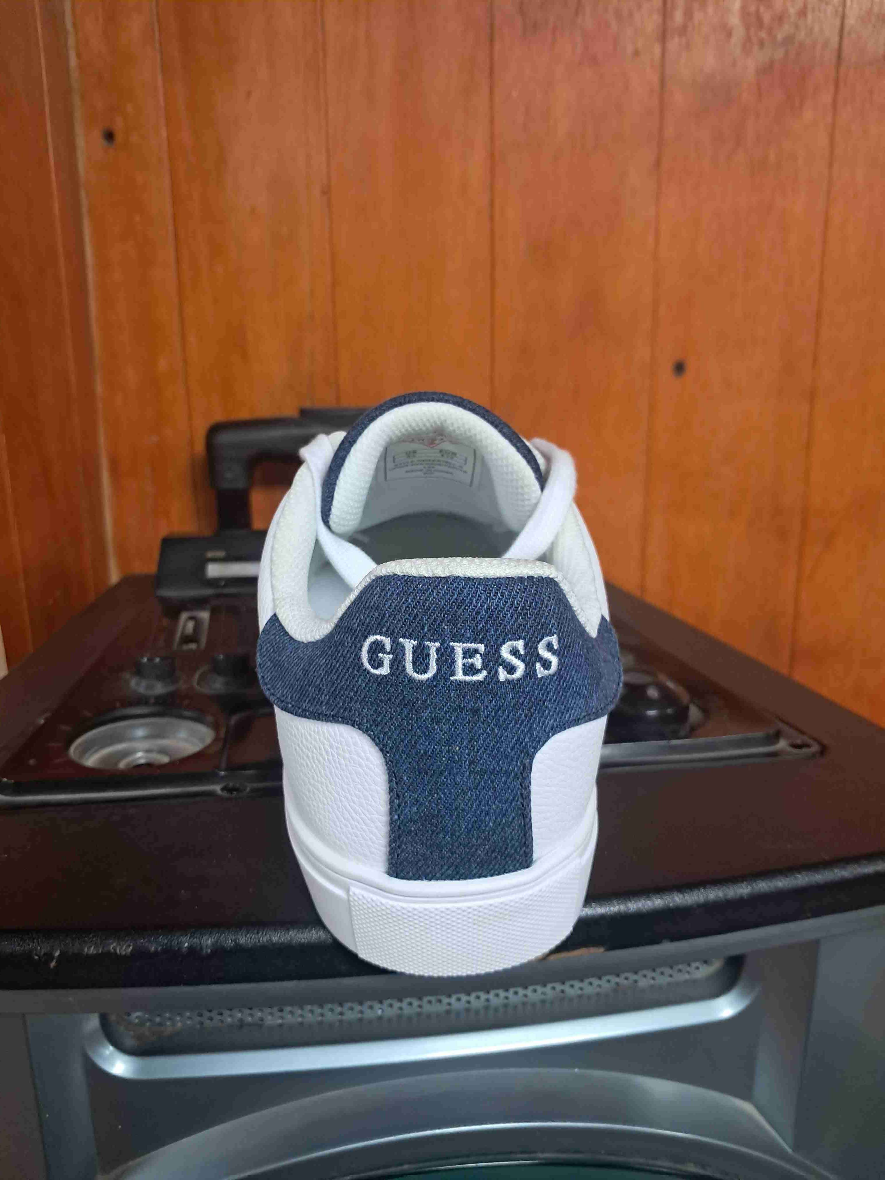 Zapatillas blancas Guess - miniatura 3