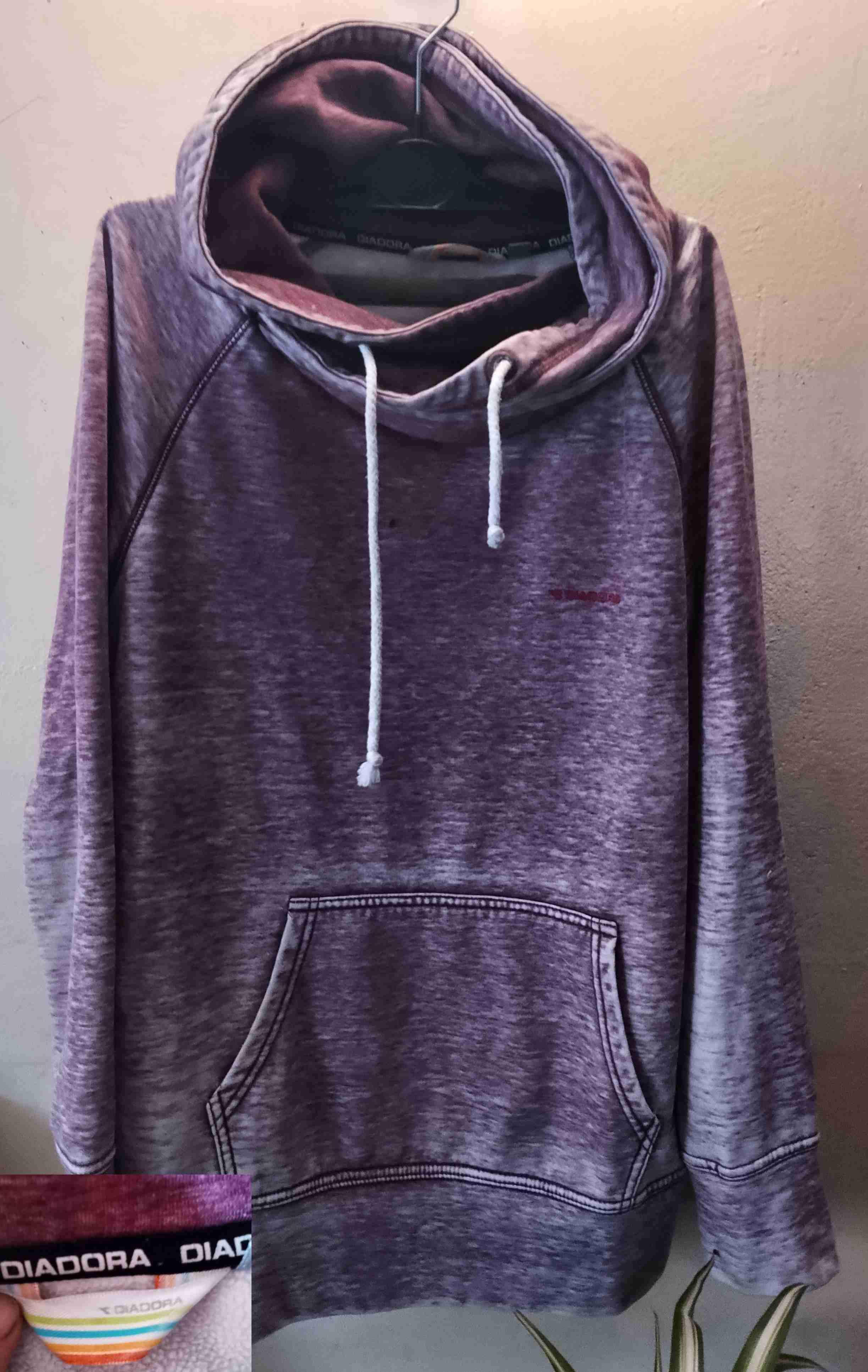 Polerón morado Diadora con capucha