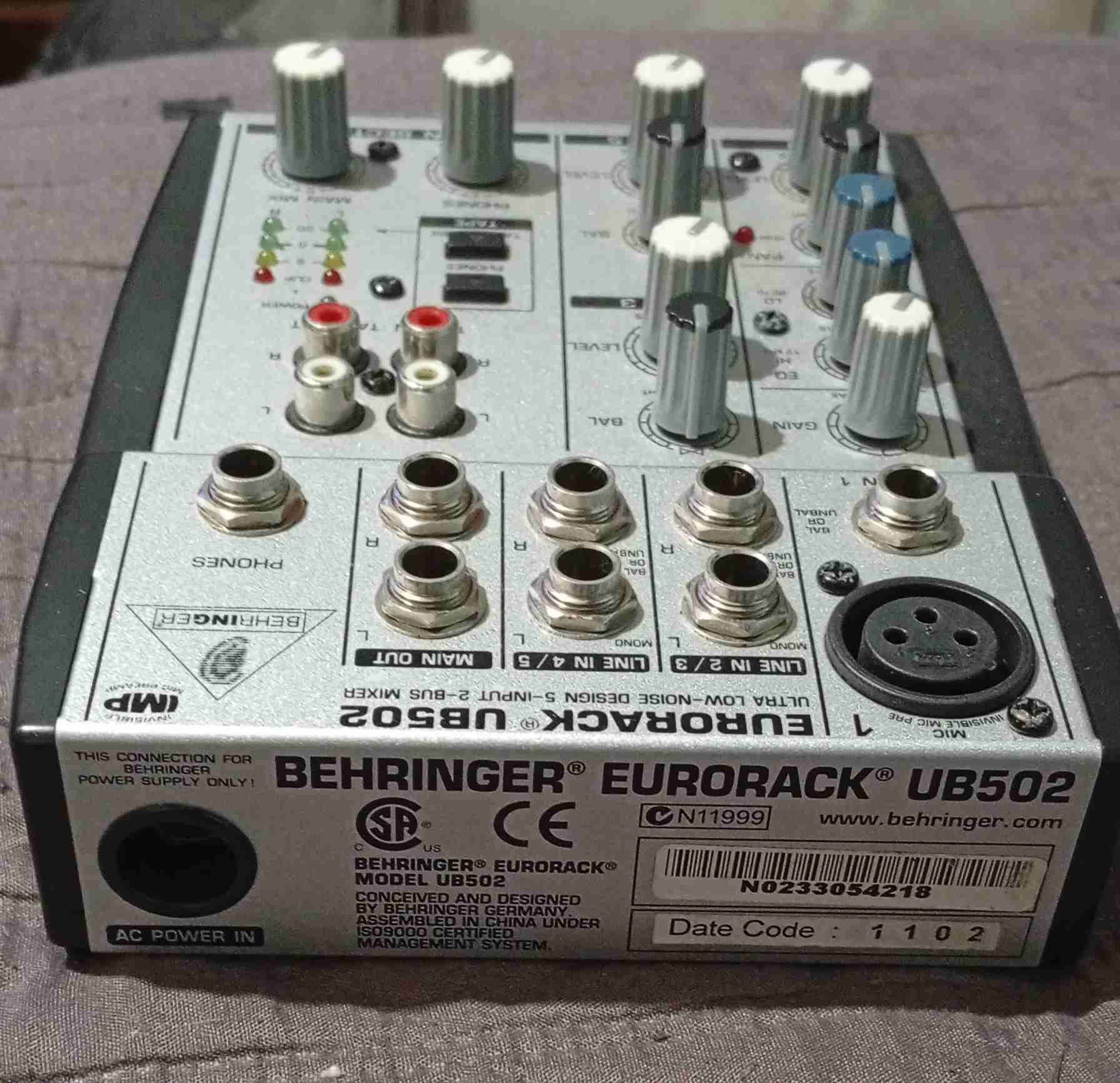 Mezclador Behringer Eurorack UB502 - miniatura 2