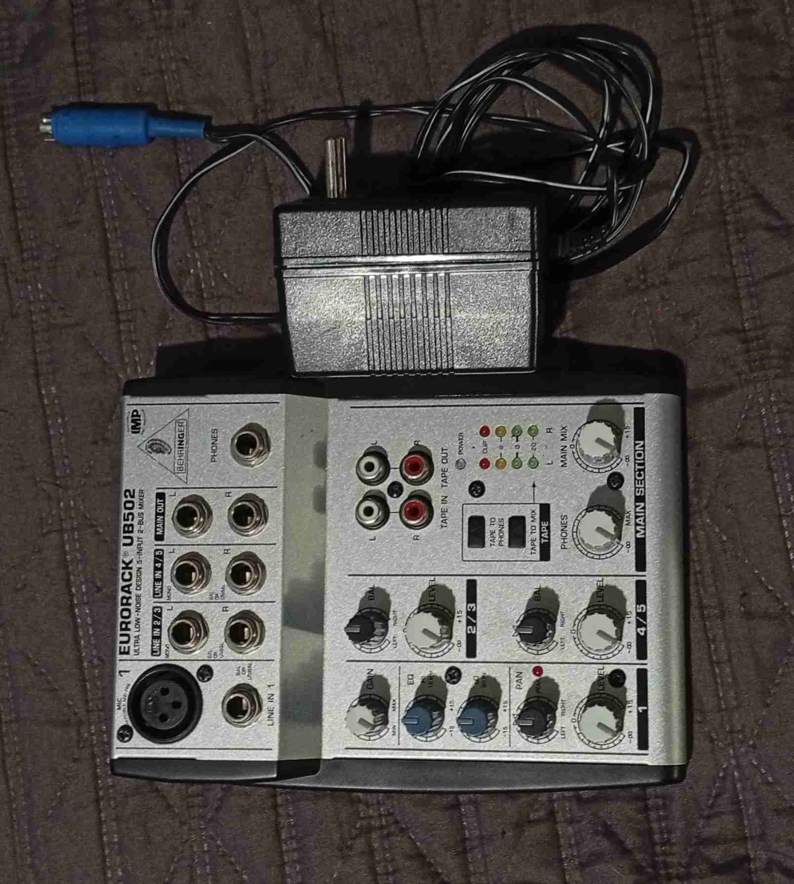 Mezclador Behringer Eurorack UB502 - miniatura 4