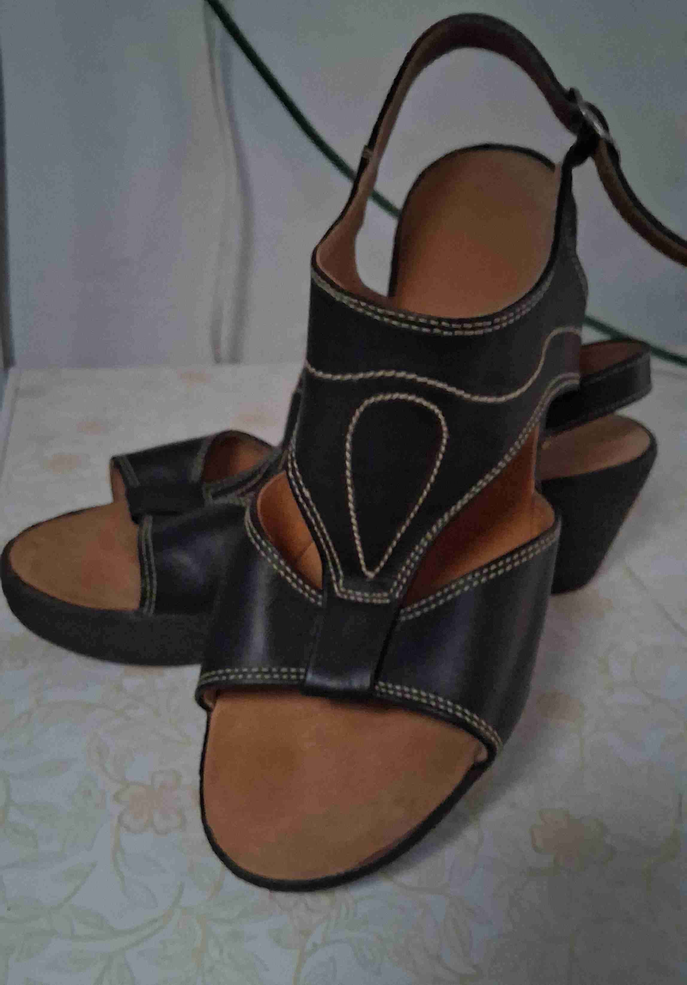 Sandalias de tacón negras