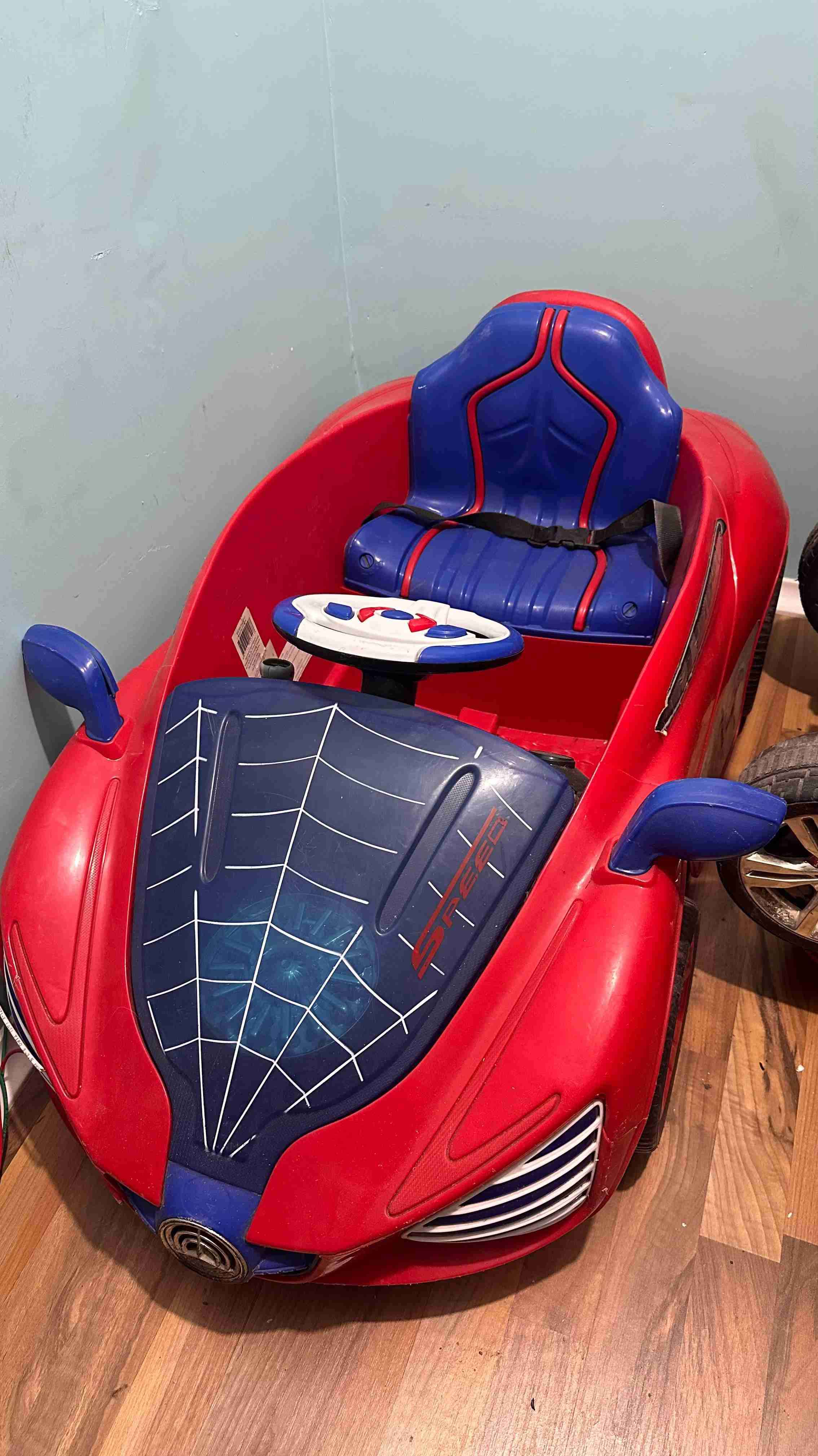 Moto infantil Kawasaki negra y verde - miniatura 6