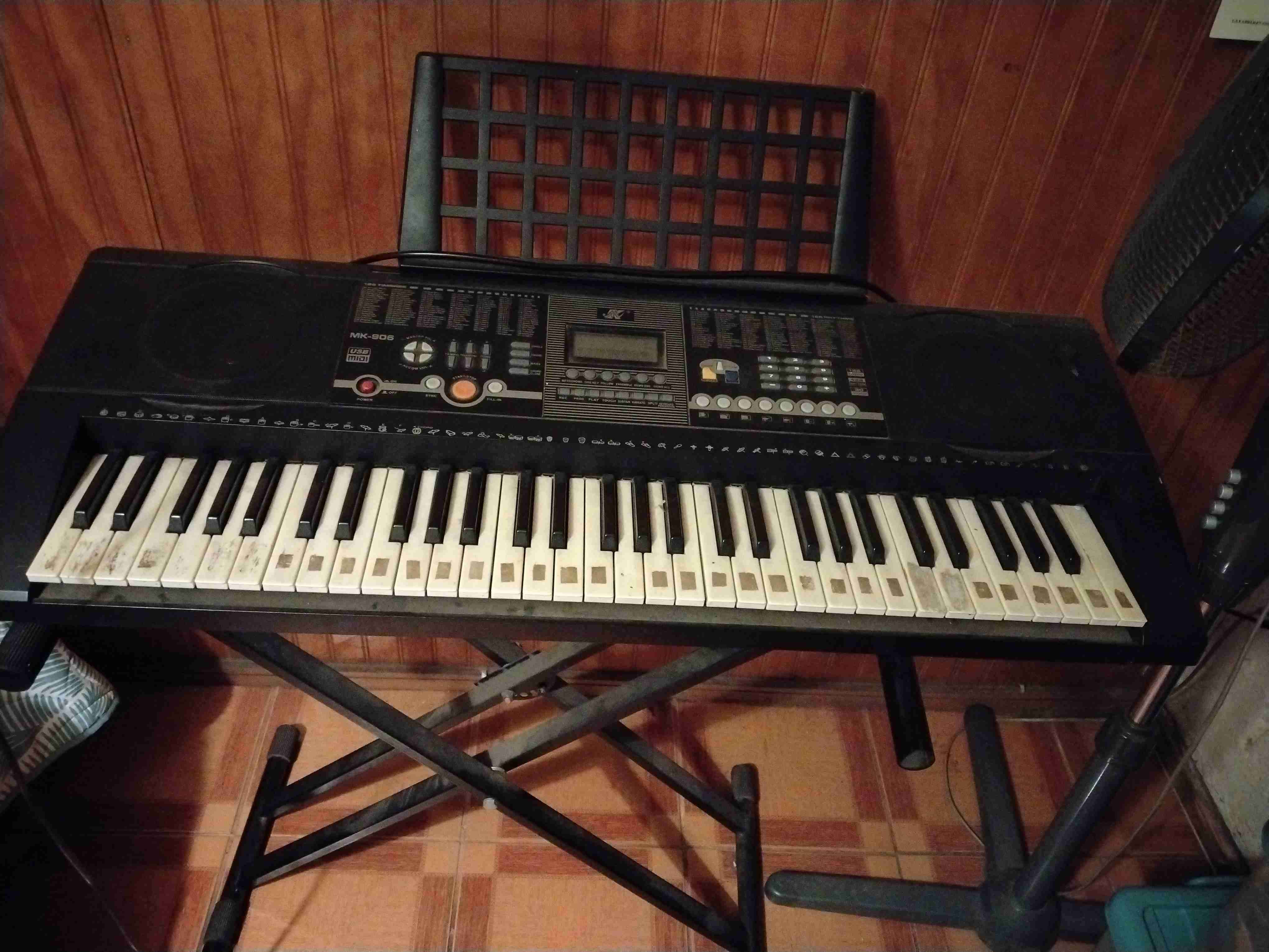 Teclado electrónico con soporte - miniatura 1