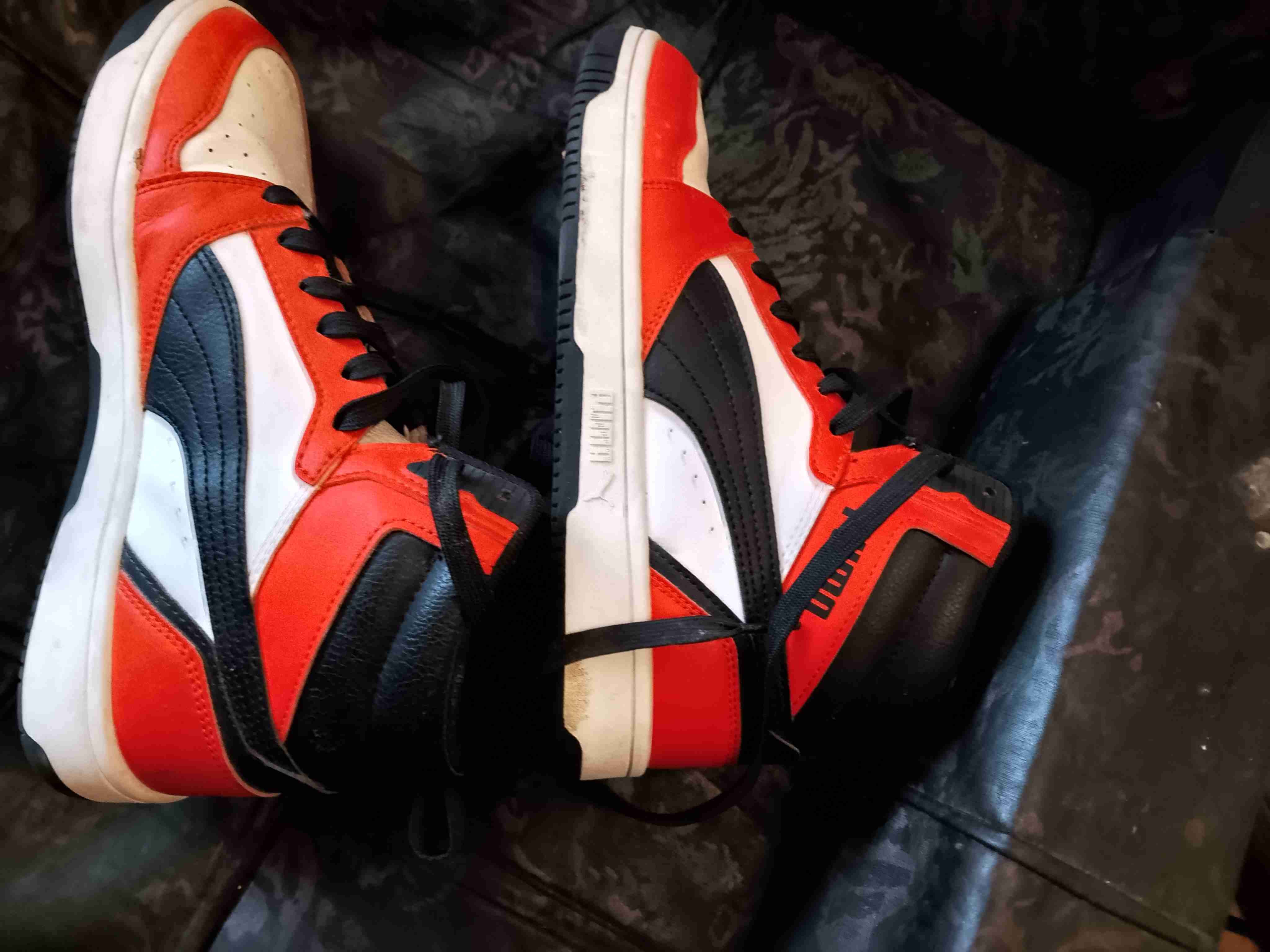 Zapatillas Puma rojas y blancas - miniatura 3