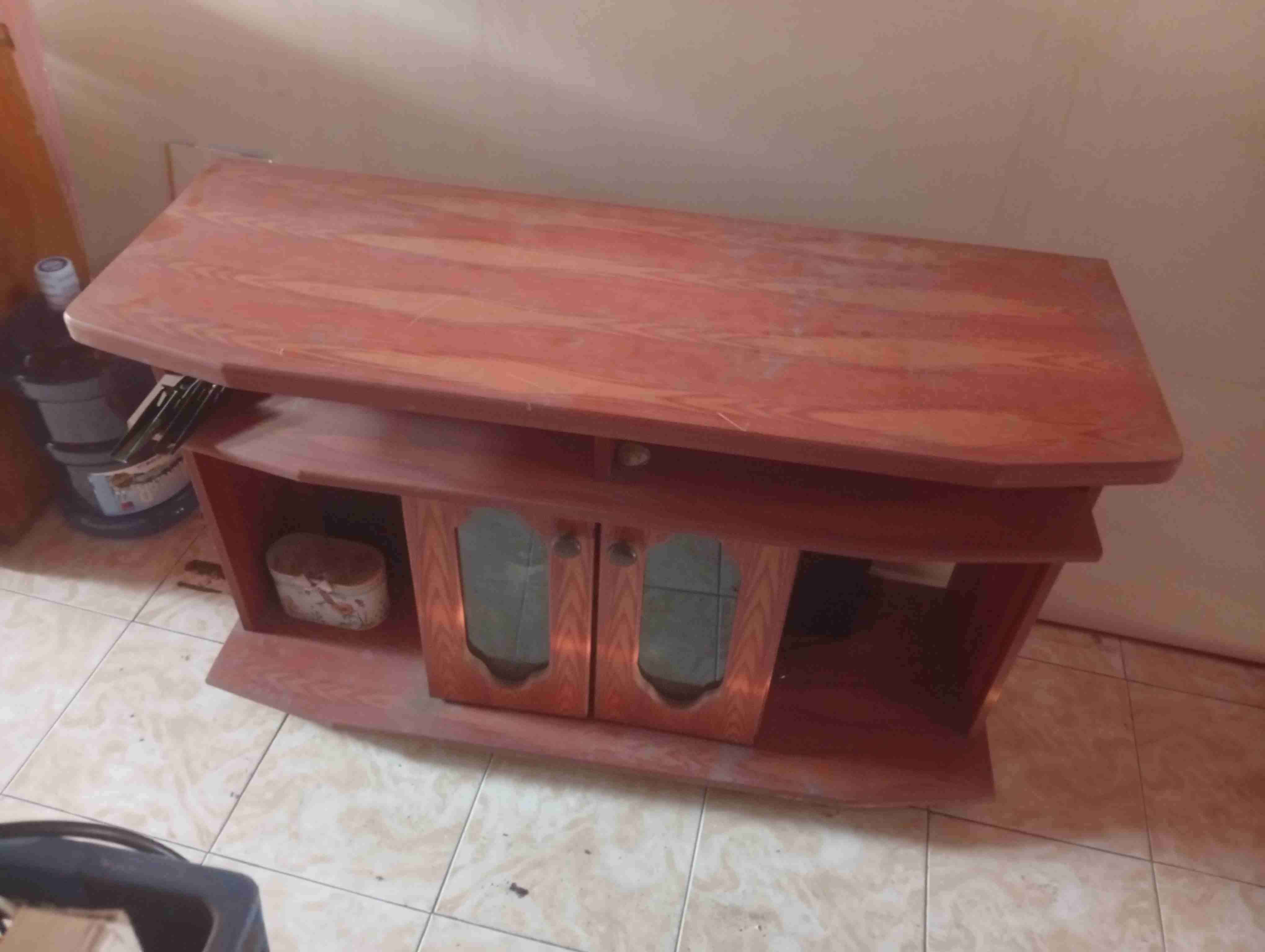Mueble de madera para TV