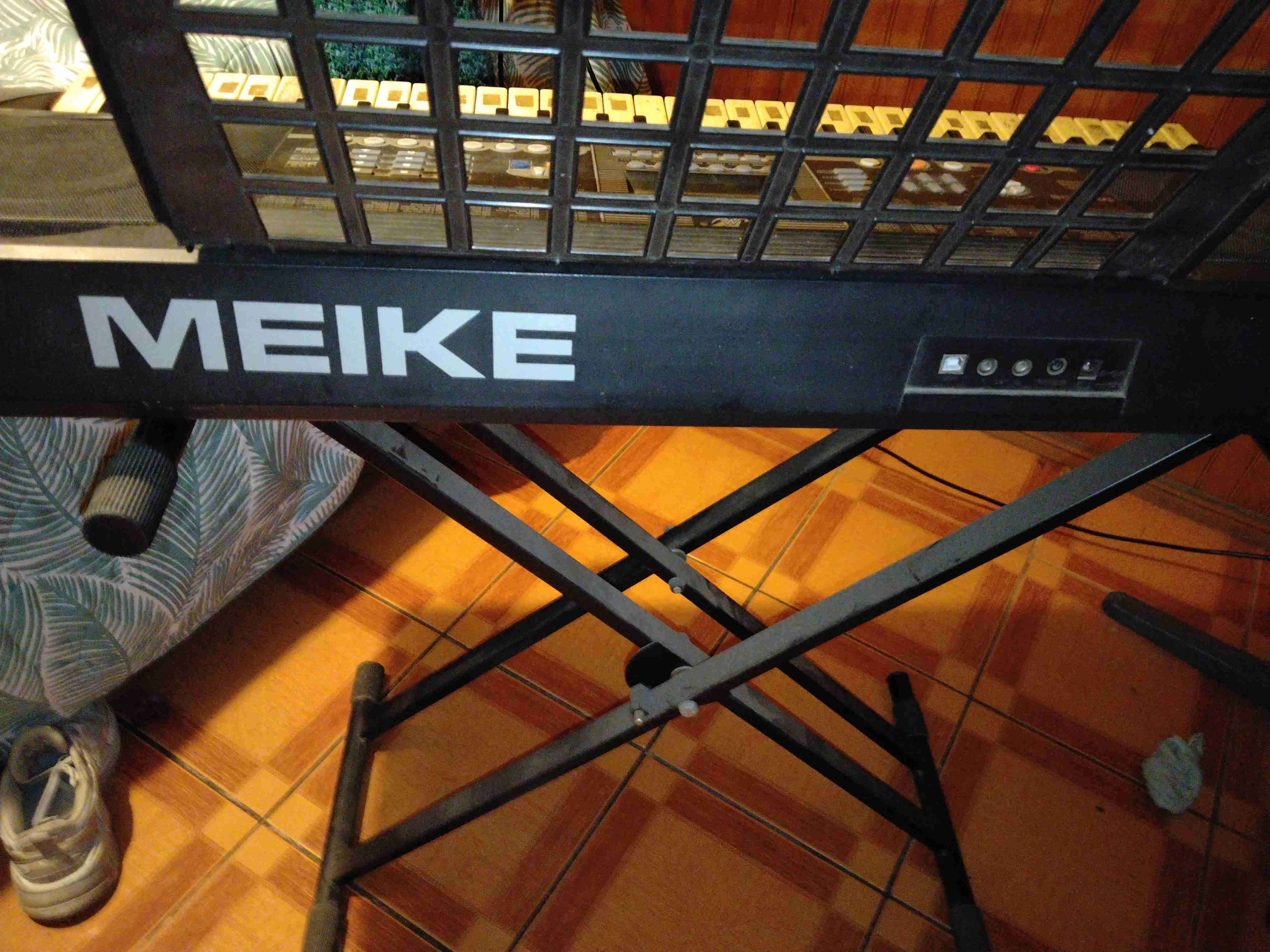 Teclado electrónico con soporte - miniatura 4