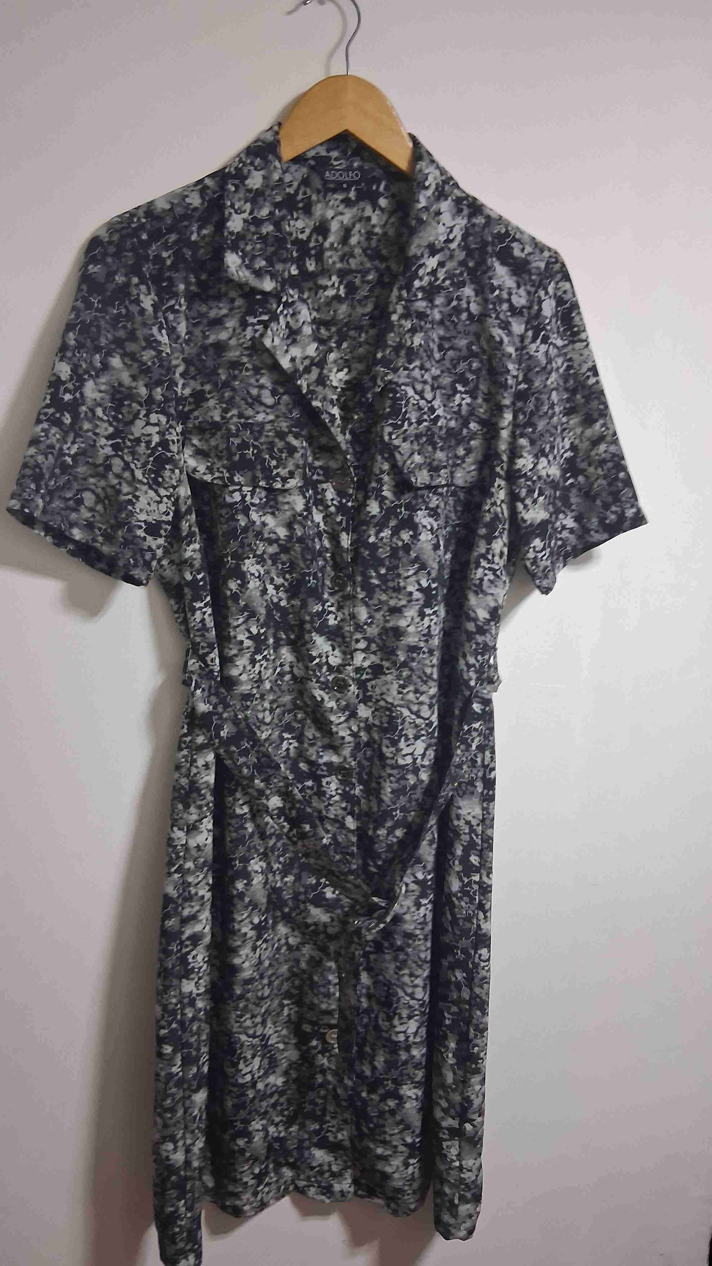 Vestido camisero floral negro y blanco. Talla S - miniatura 1