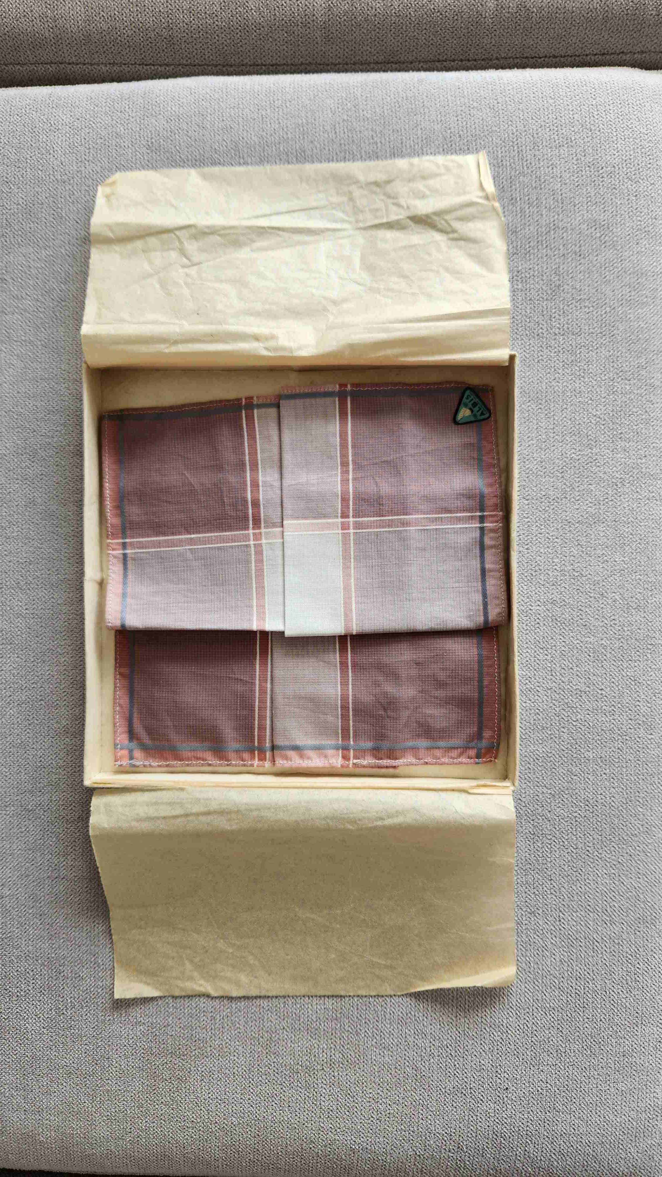 Pañuelo de bolsillo a cuadros - miniatura 2