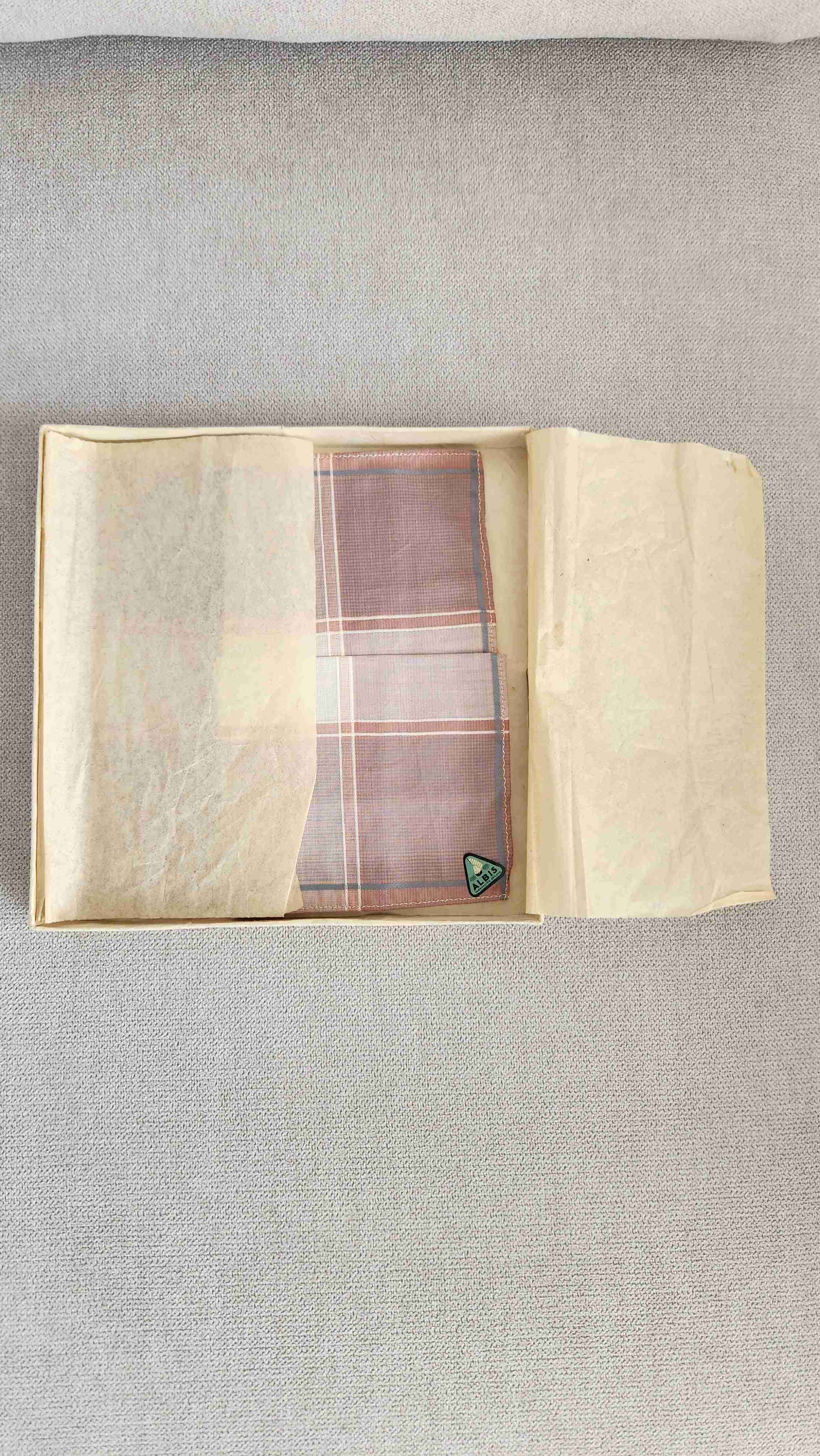 Pañuelo de bolsillo a cuadros - miniatura 4