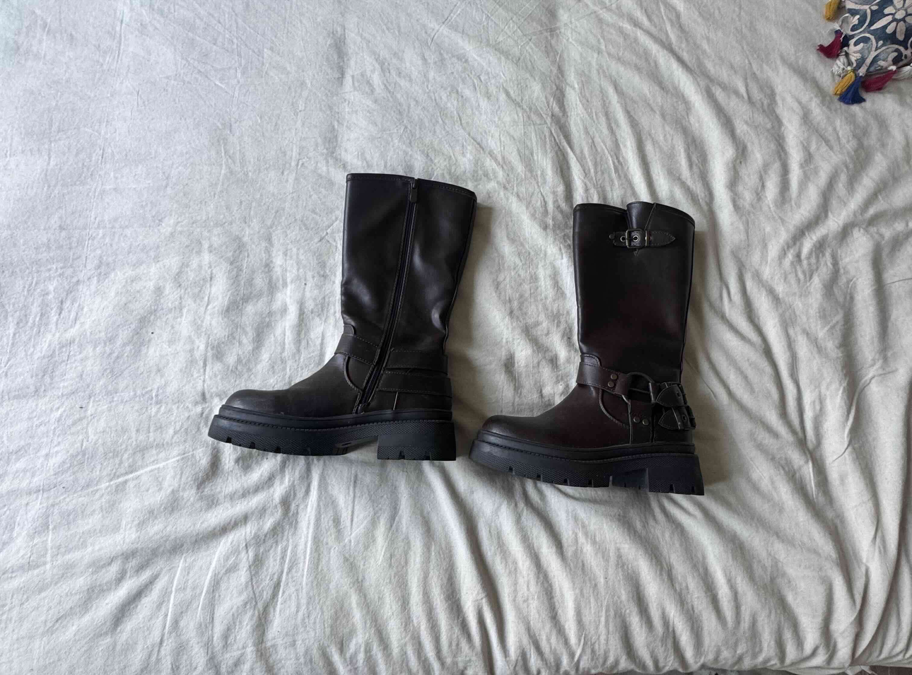 Botas de cuero - miniatura 1