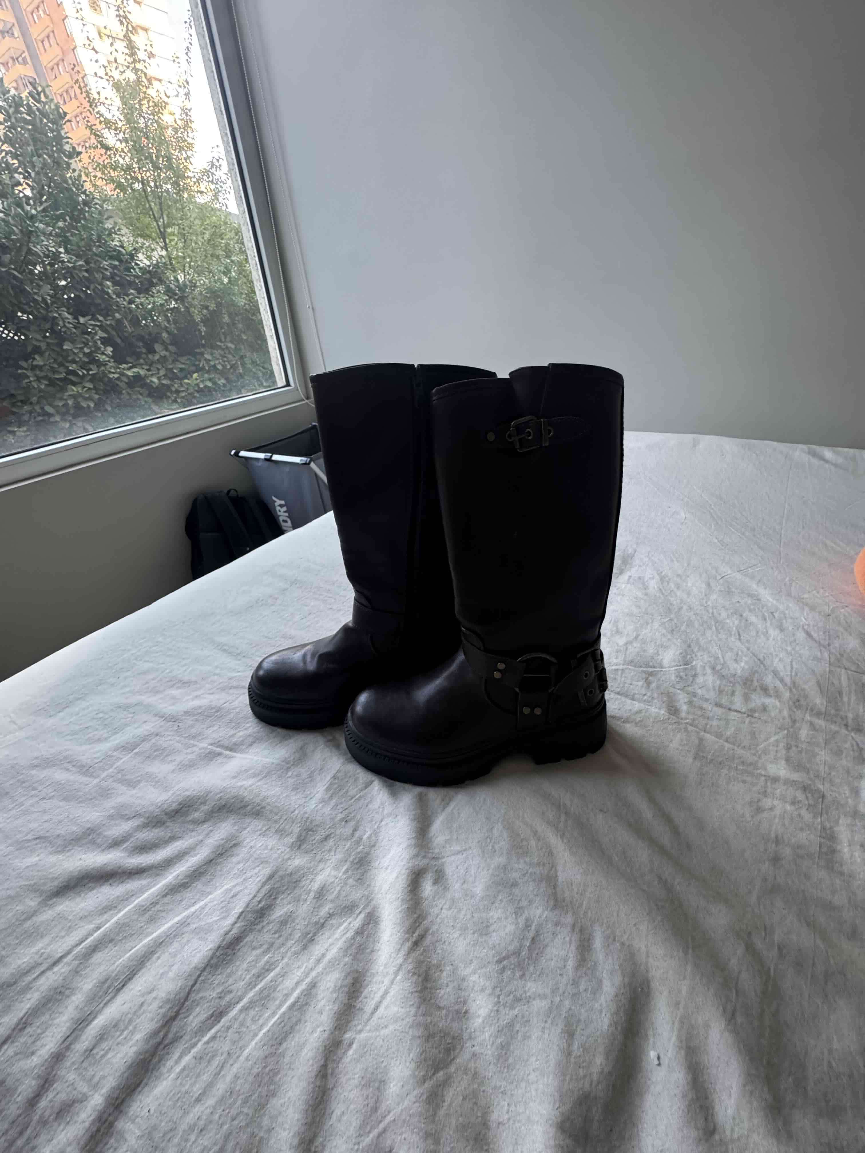 Botas de cuero - miniatura 2