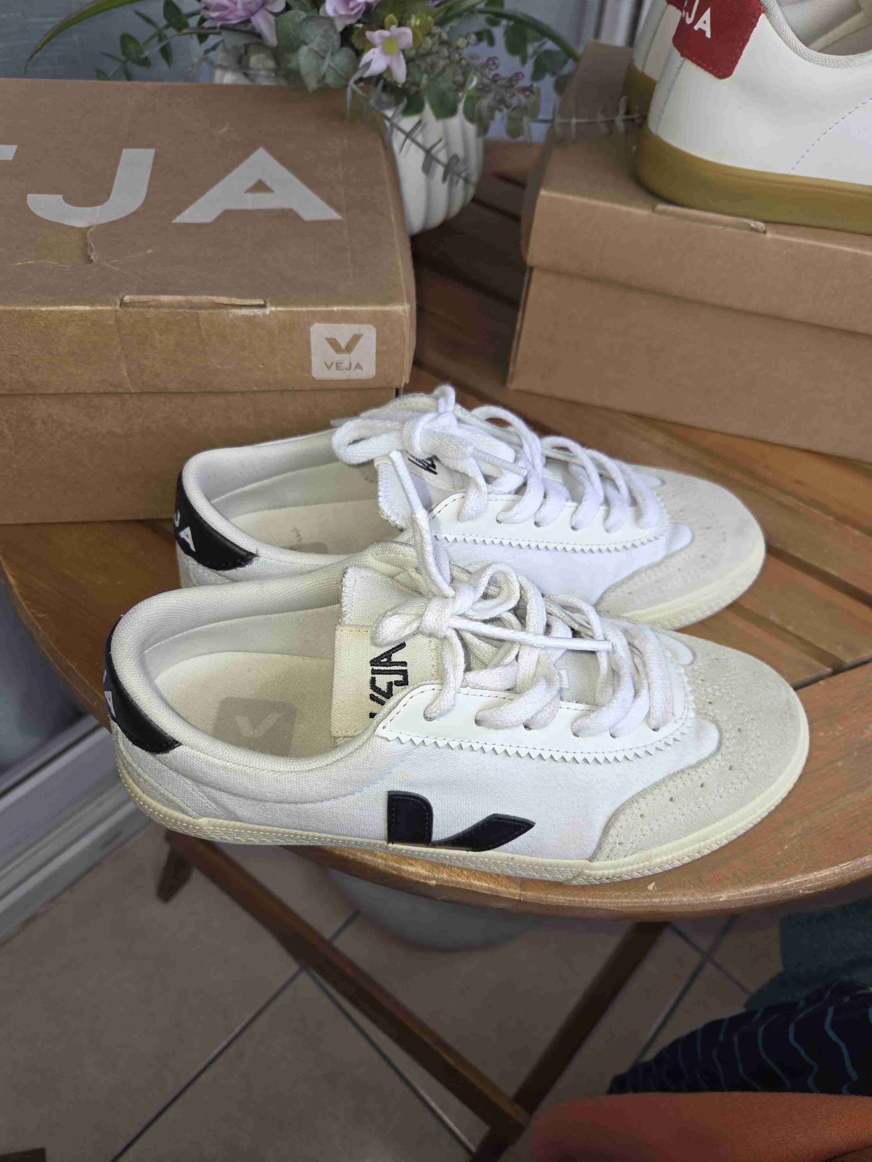 Zapatillas Veja blancas y rojas - miniatura 4