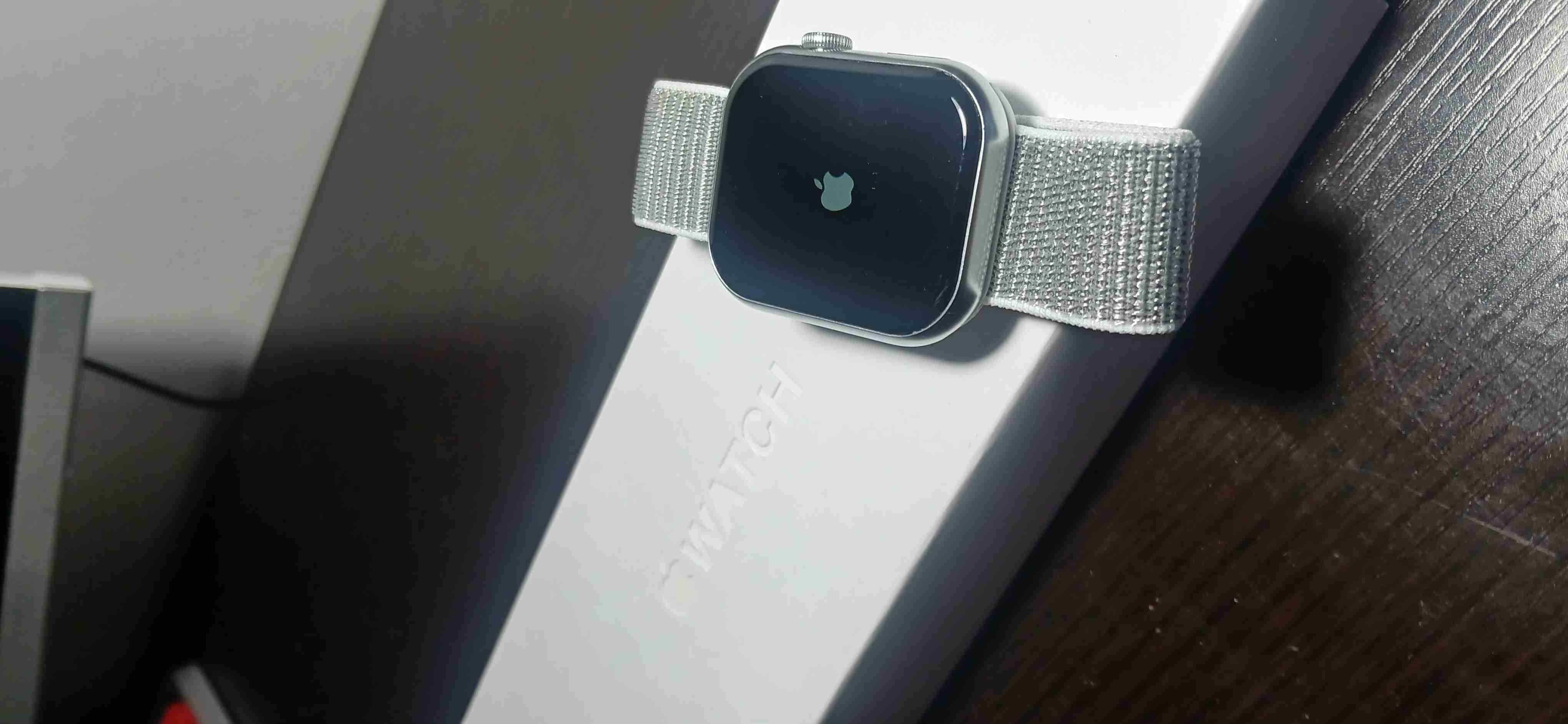 Reloj inteligente Apple Watch - miniatura 1