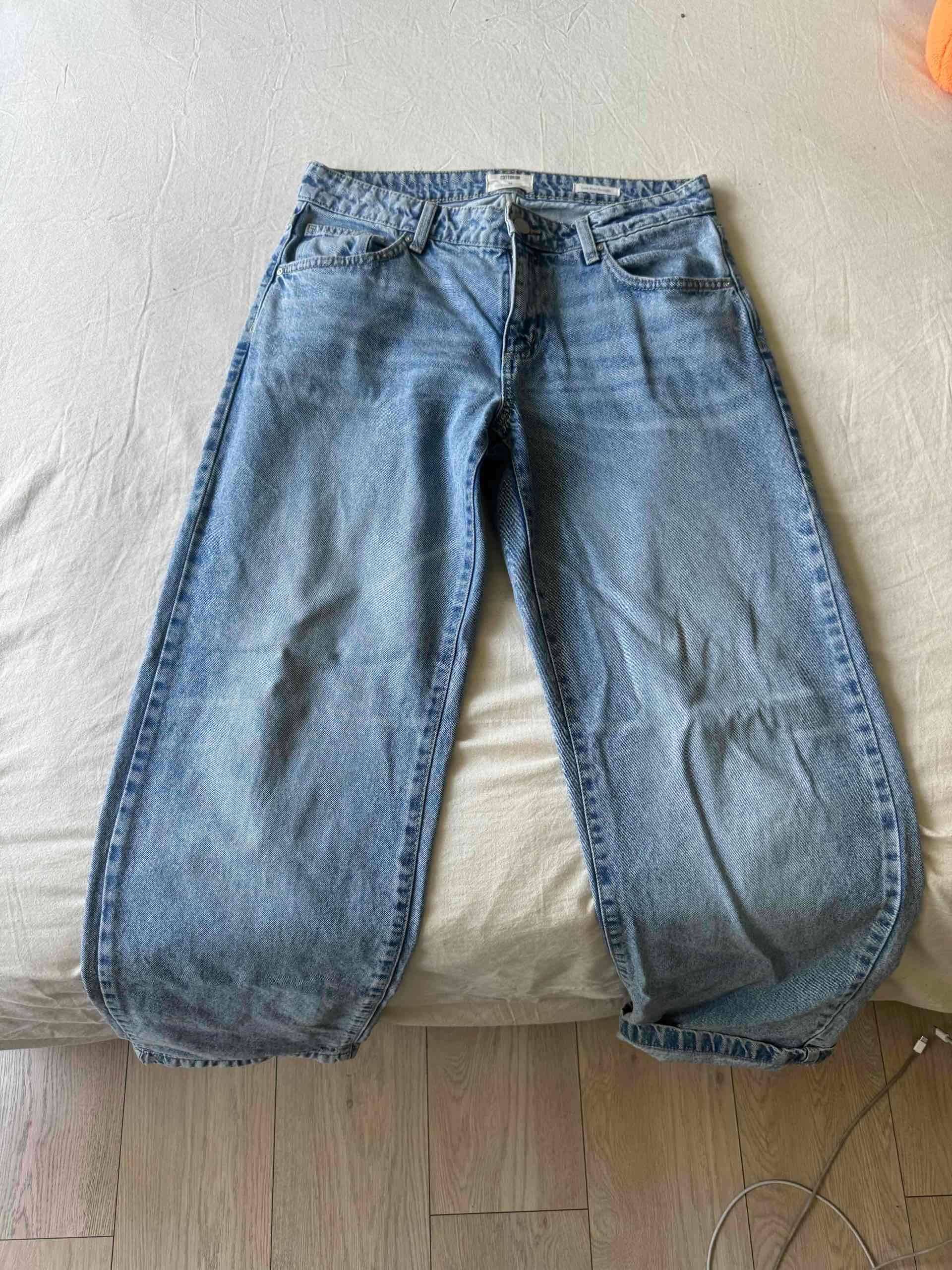 Jeans azul claro de mezclilla - miniatura 2