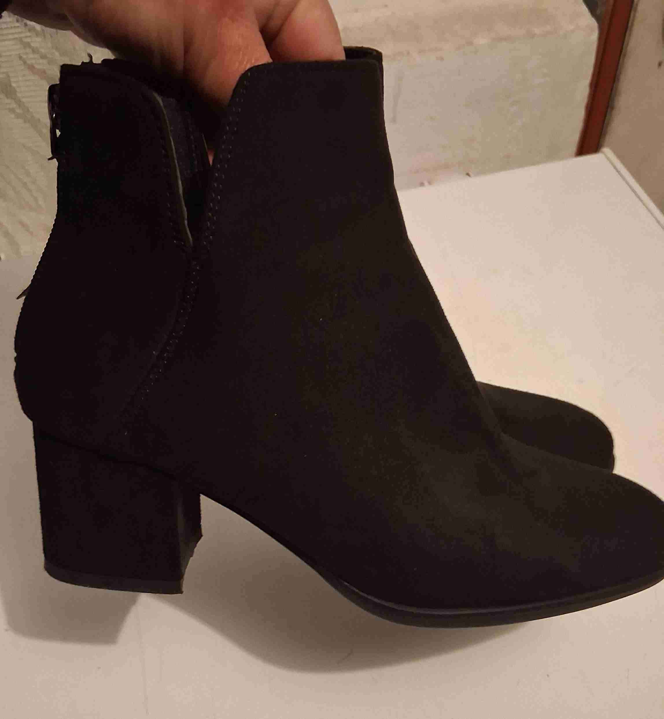 Botín de gamuza T37 marca Weide.. Poco uso - miniatura 1