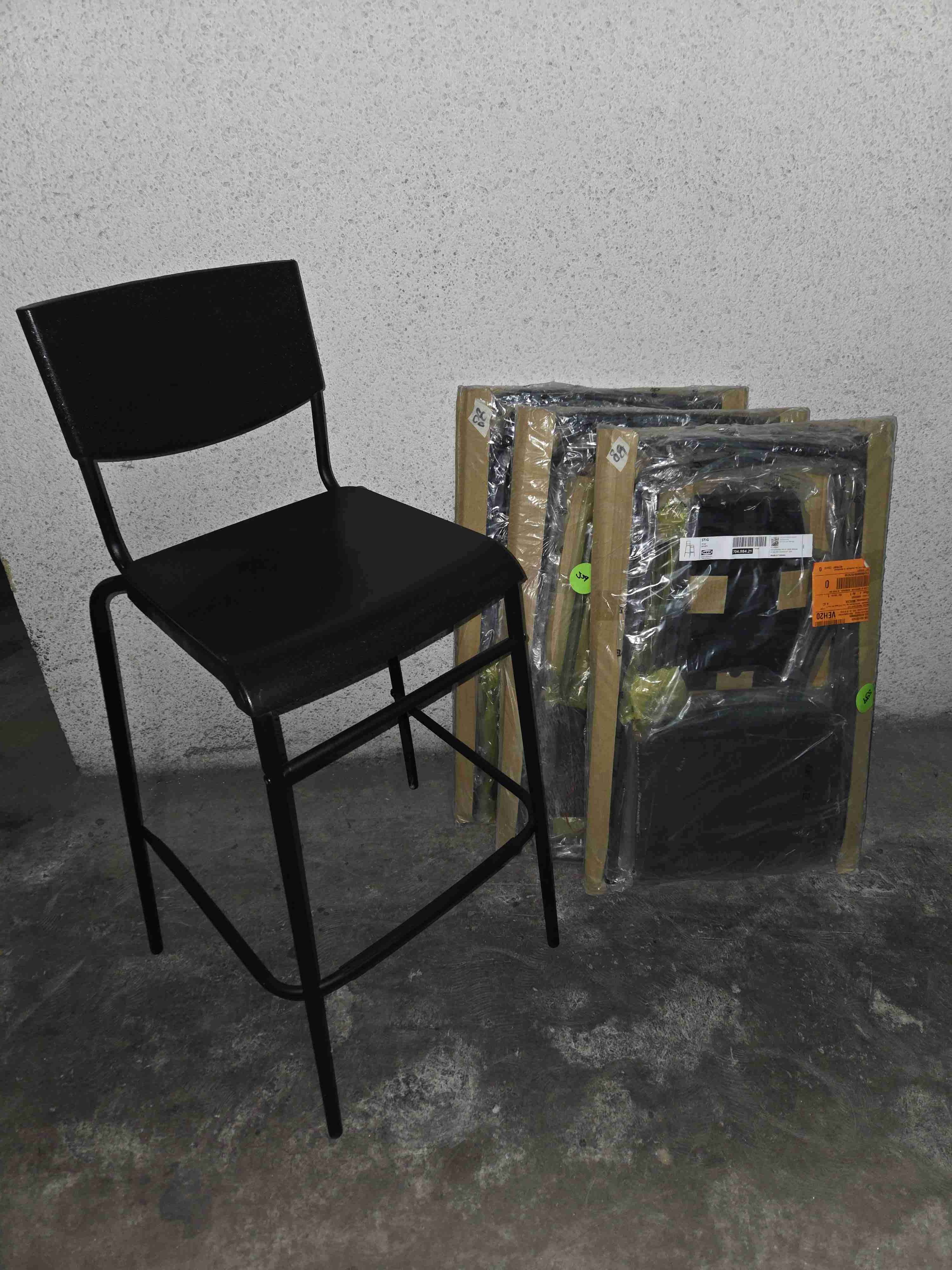 Sillas altas negras - miniatura 1