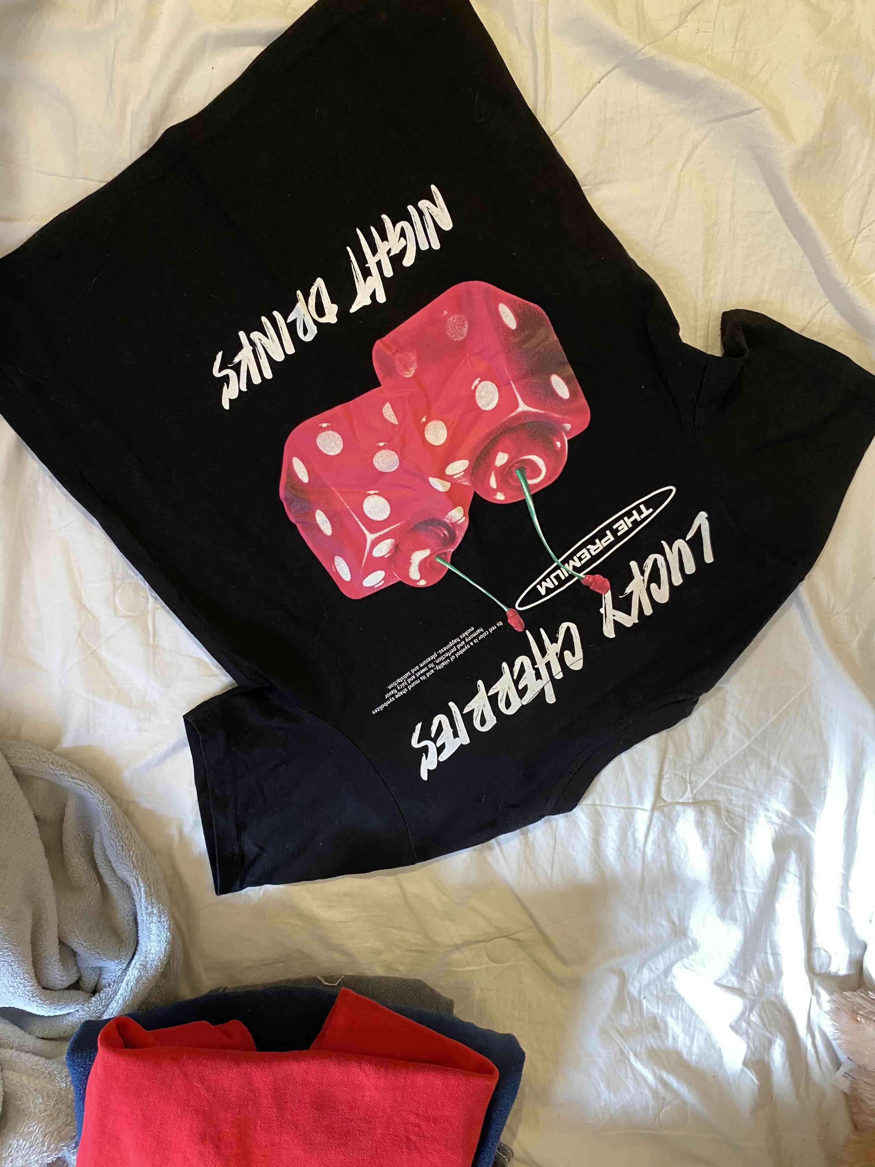 Polera negra Night Drinks