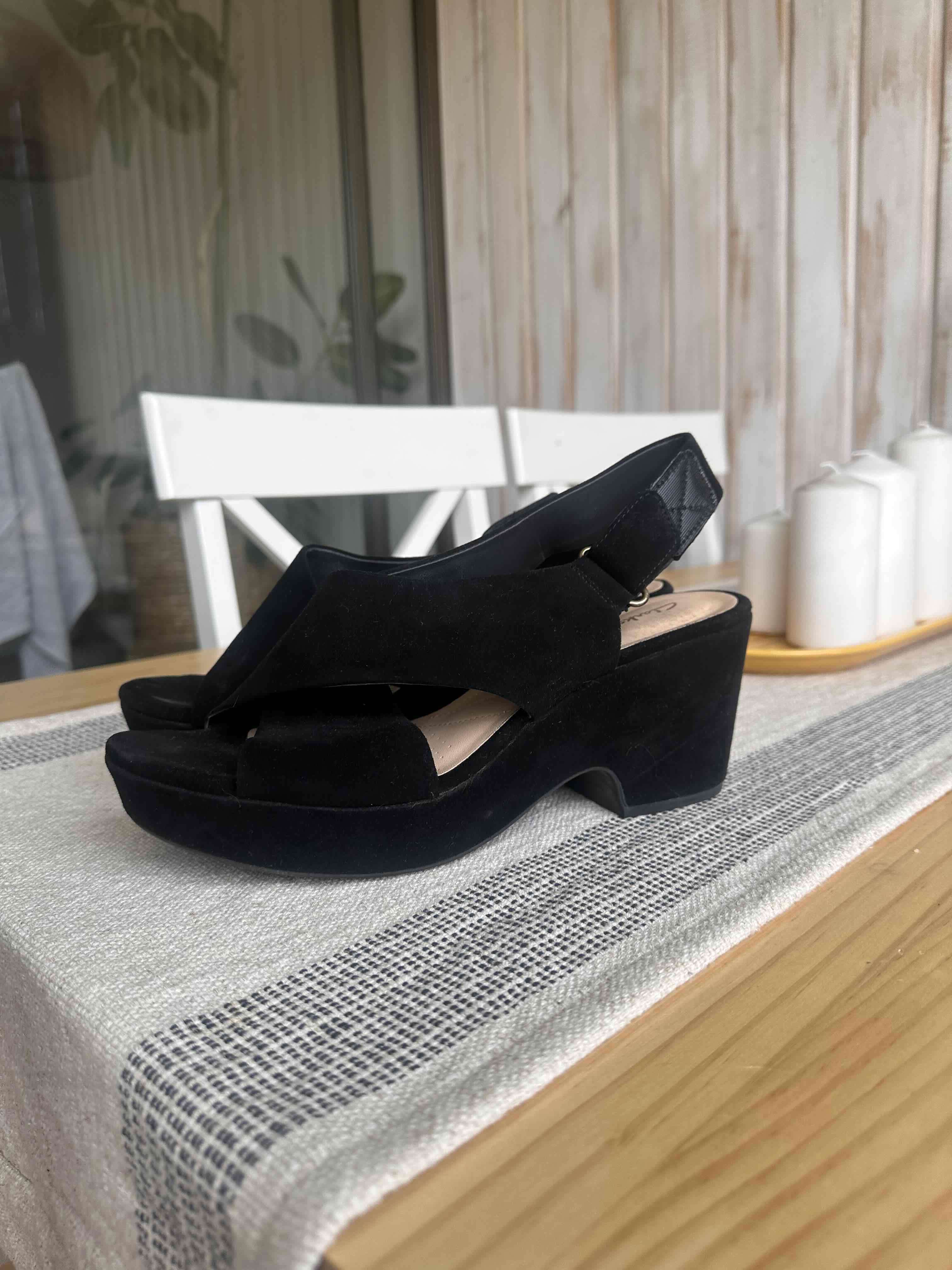 Sandalias Clarks de gamuza negras - miniatura 2